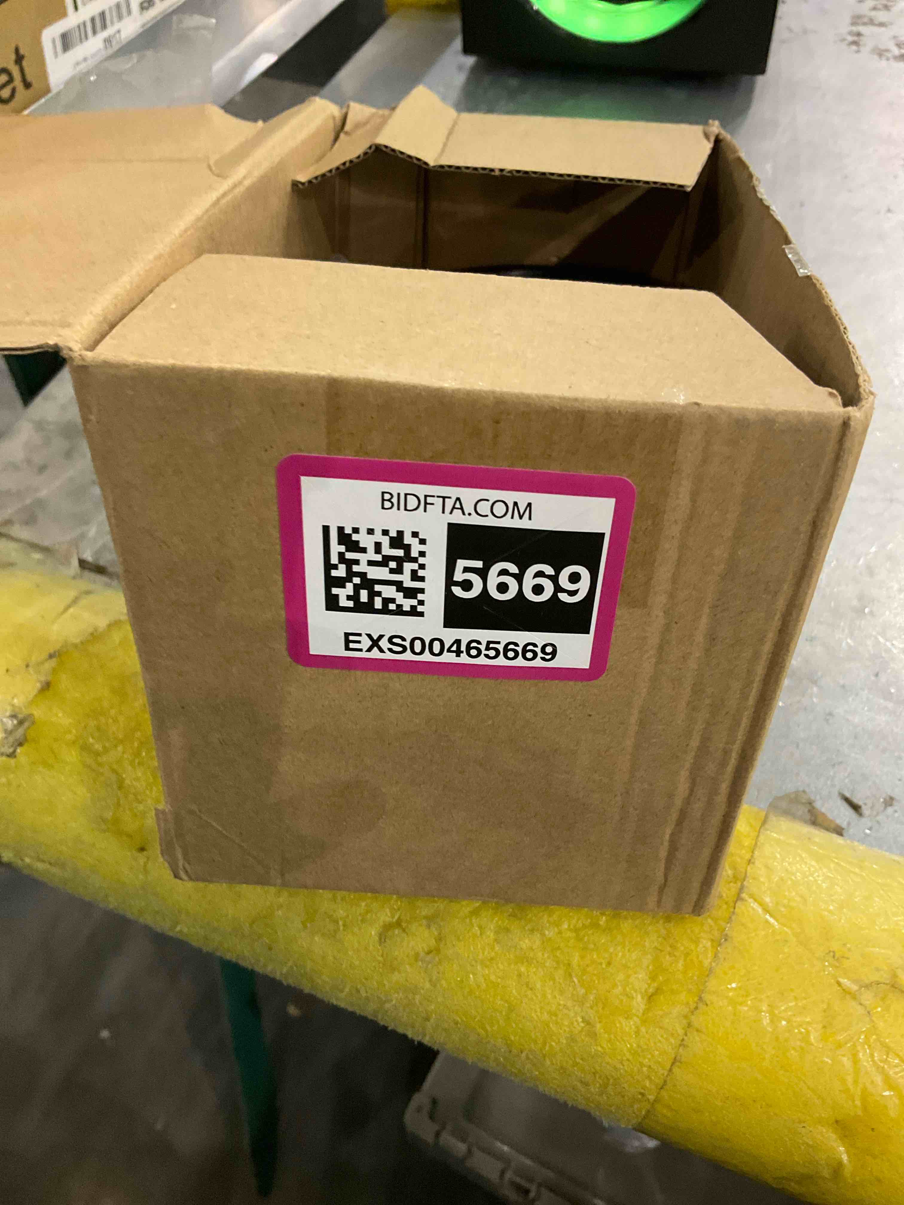 https://s3.amazonaws.com/lotting-images-prod/bidfta/EXS00465669_1696598493961.jpeg