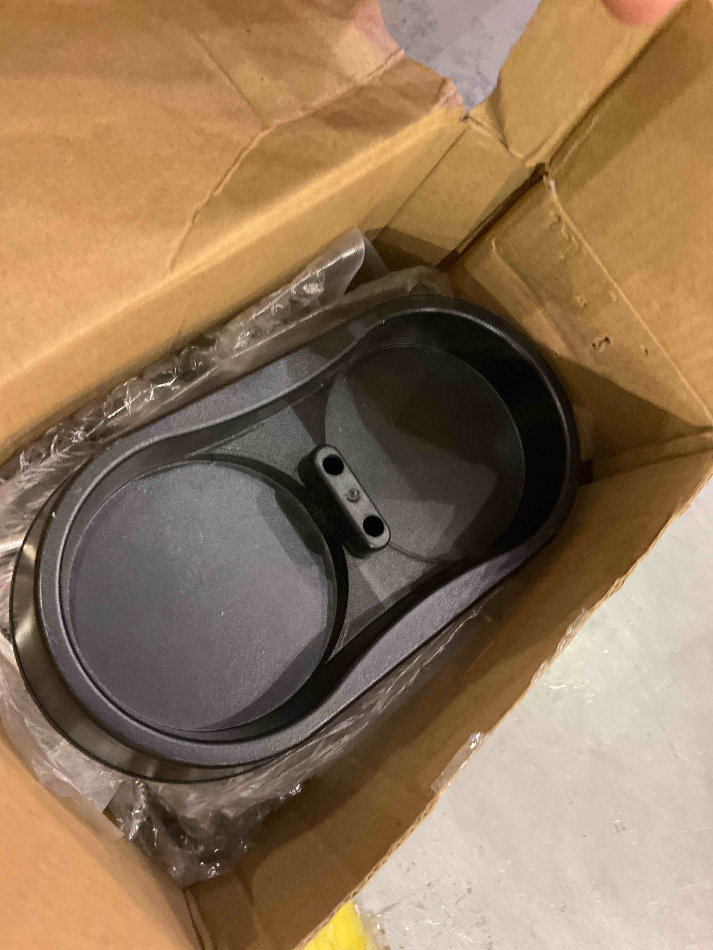 https://s3.amazonaws.com/lotting-images-prod/bidfta/EXS00465669_1696598497370.jpeg