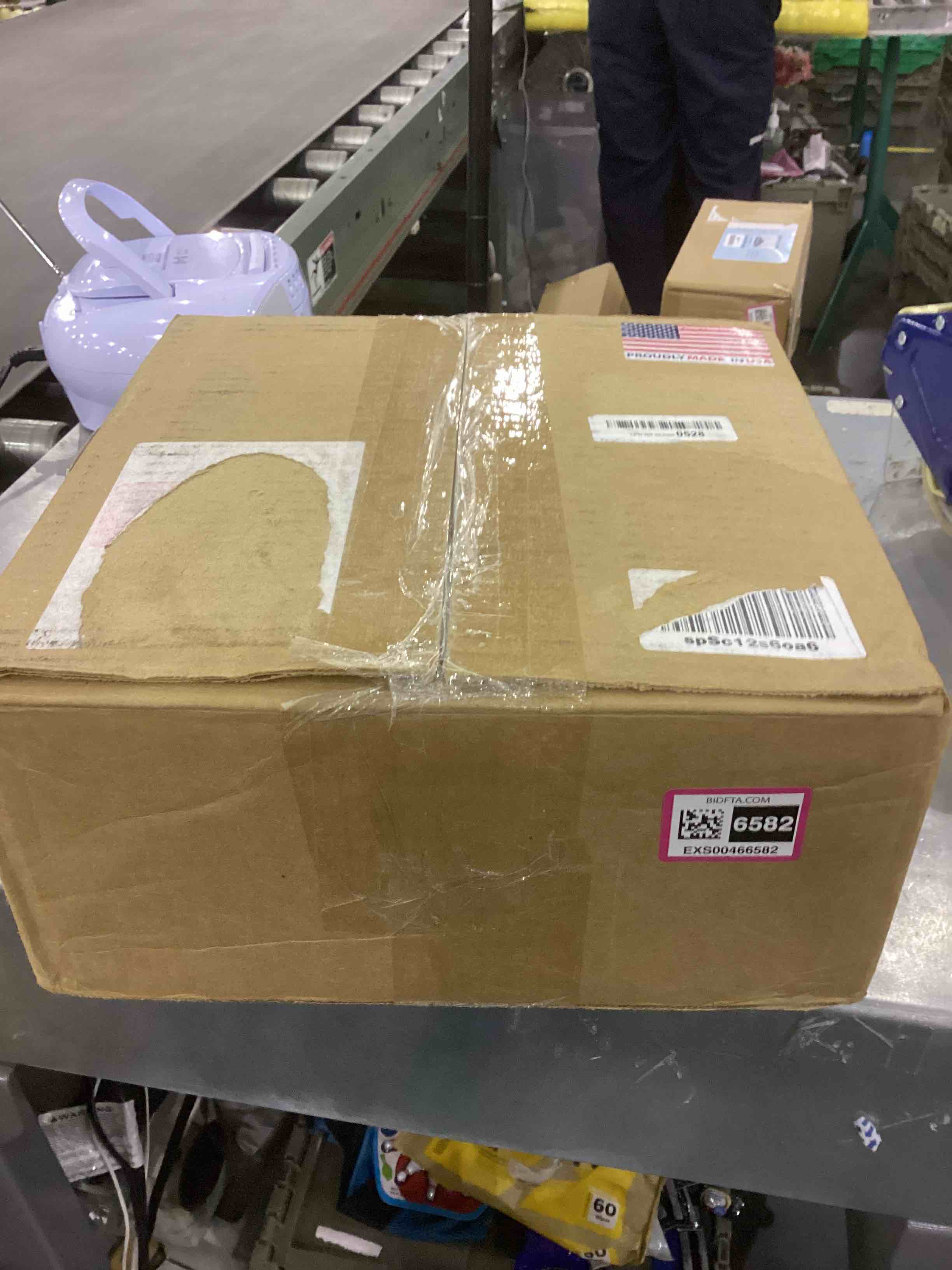 https://s3.amazonaws.com/lotting-images-prod/bidfta/EXS00466582_1694693005342.jpeg
