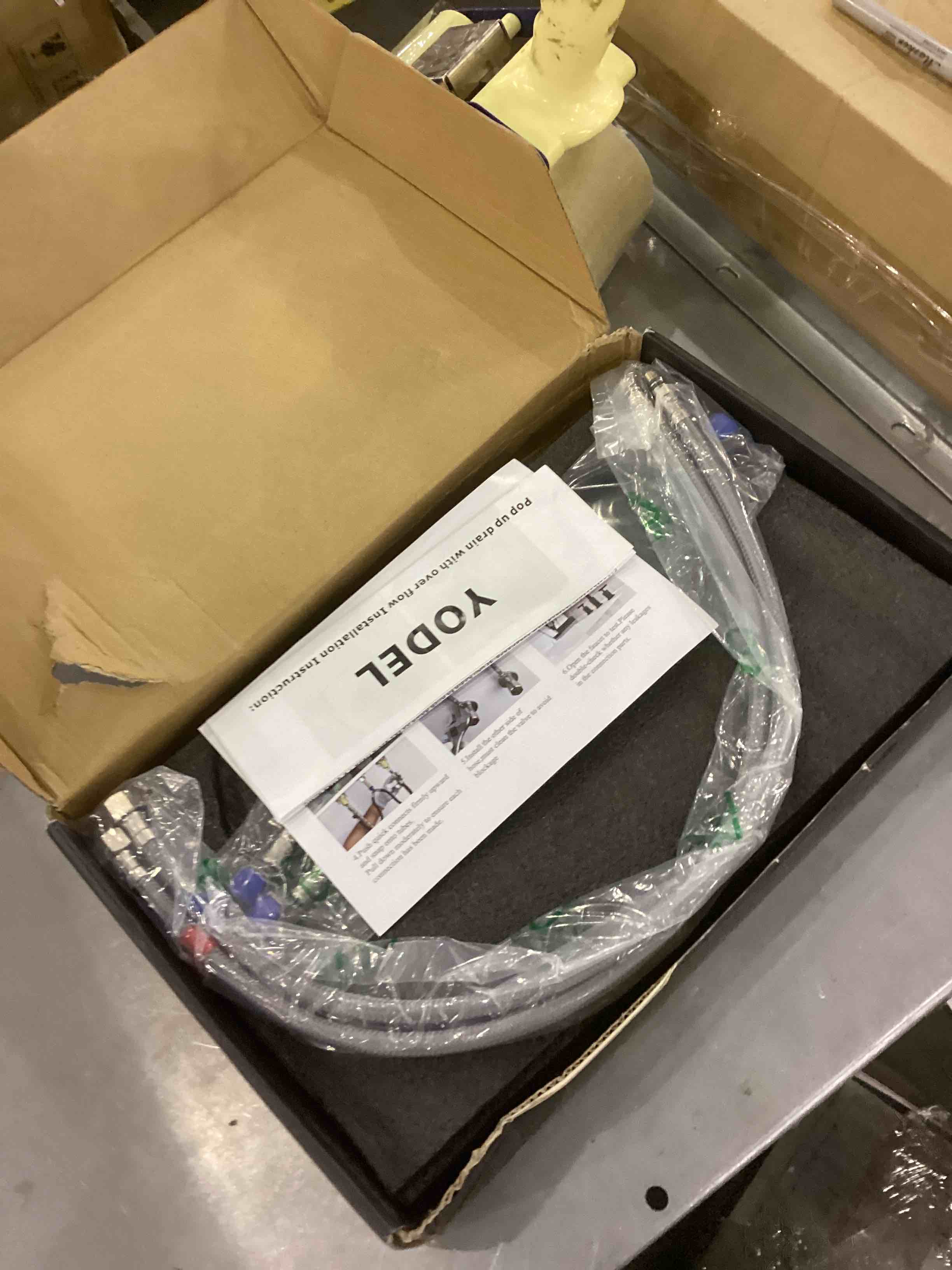 https://s3.amazonaws.com/lotting-images-prod/bidfta/EXS00466583_1694693078878.jpeg