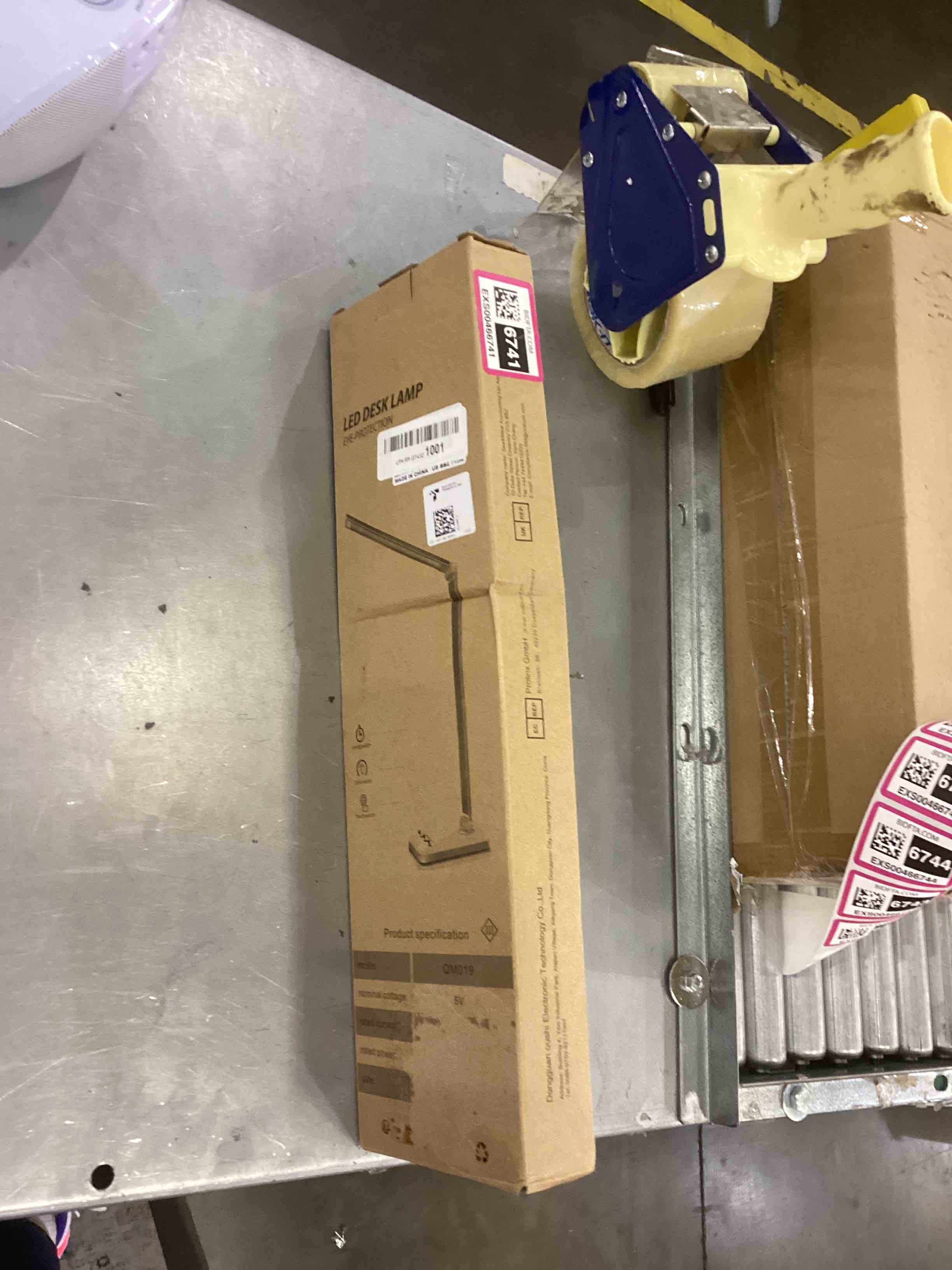 https://s3.amazonaws.com/lotting-images-prod/bidfta/EXS00466741_1694785990837.jpeg