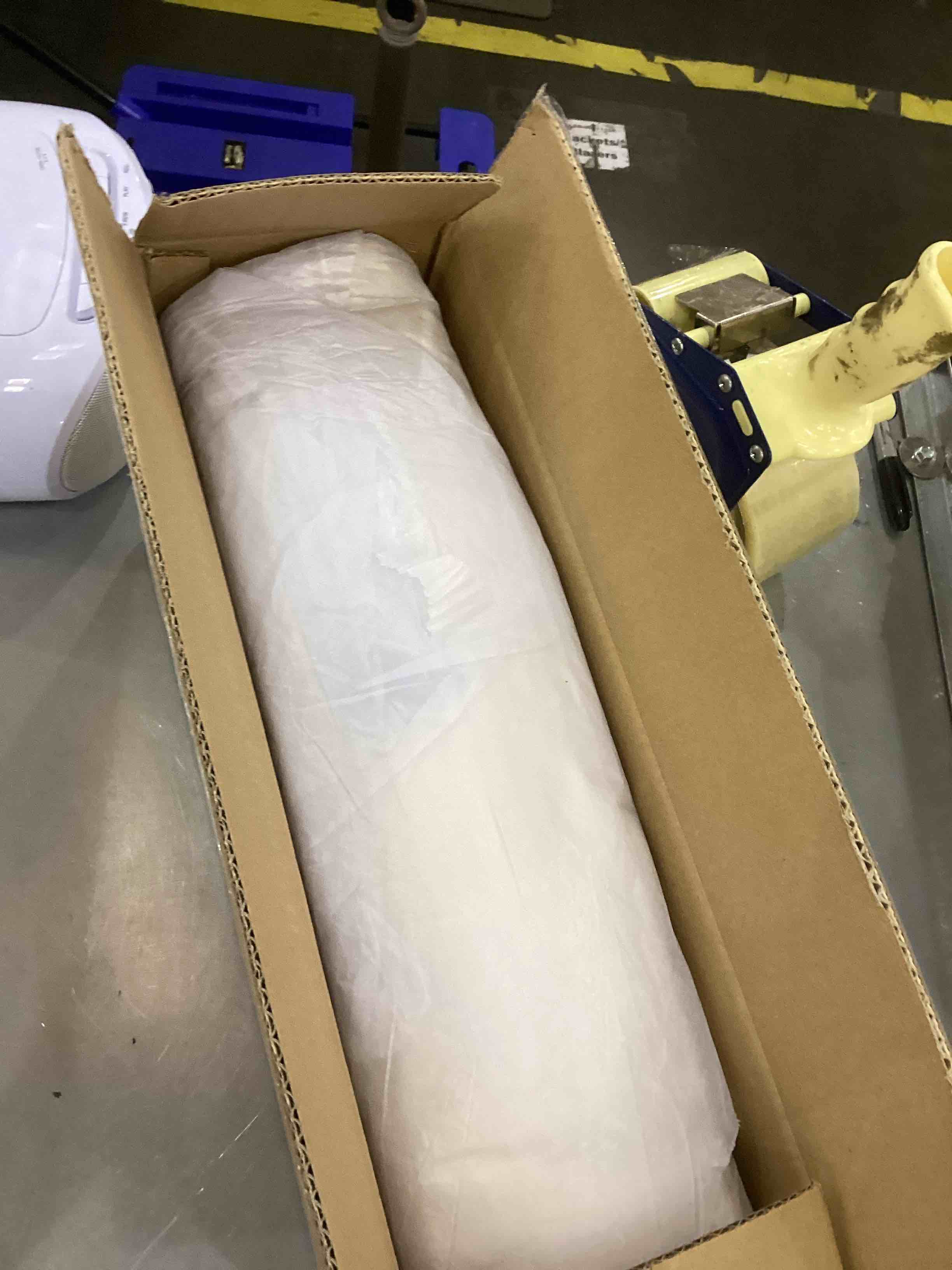 https://s3.amazonaws.com/lotting-images-prod/bidfta/EXS00466760_1694787530335.jpeg