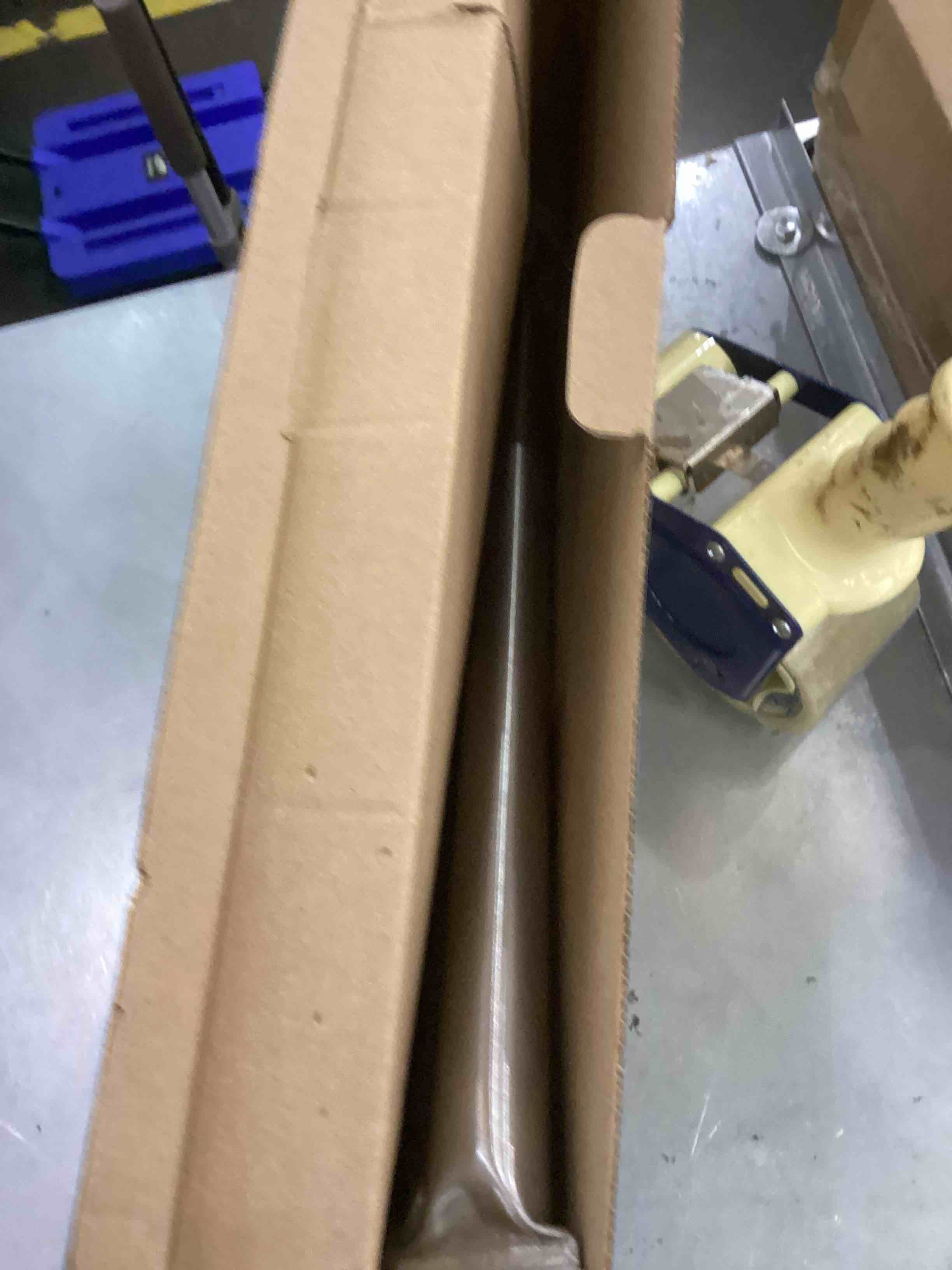 https://s3.amazonaws.com/lotting-images-prod/bidfta/EXS00466840_1694795478687.jpeg