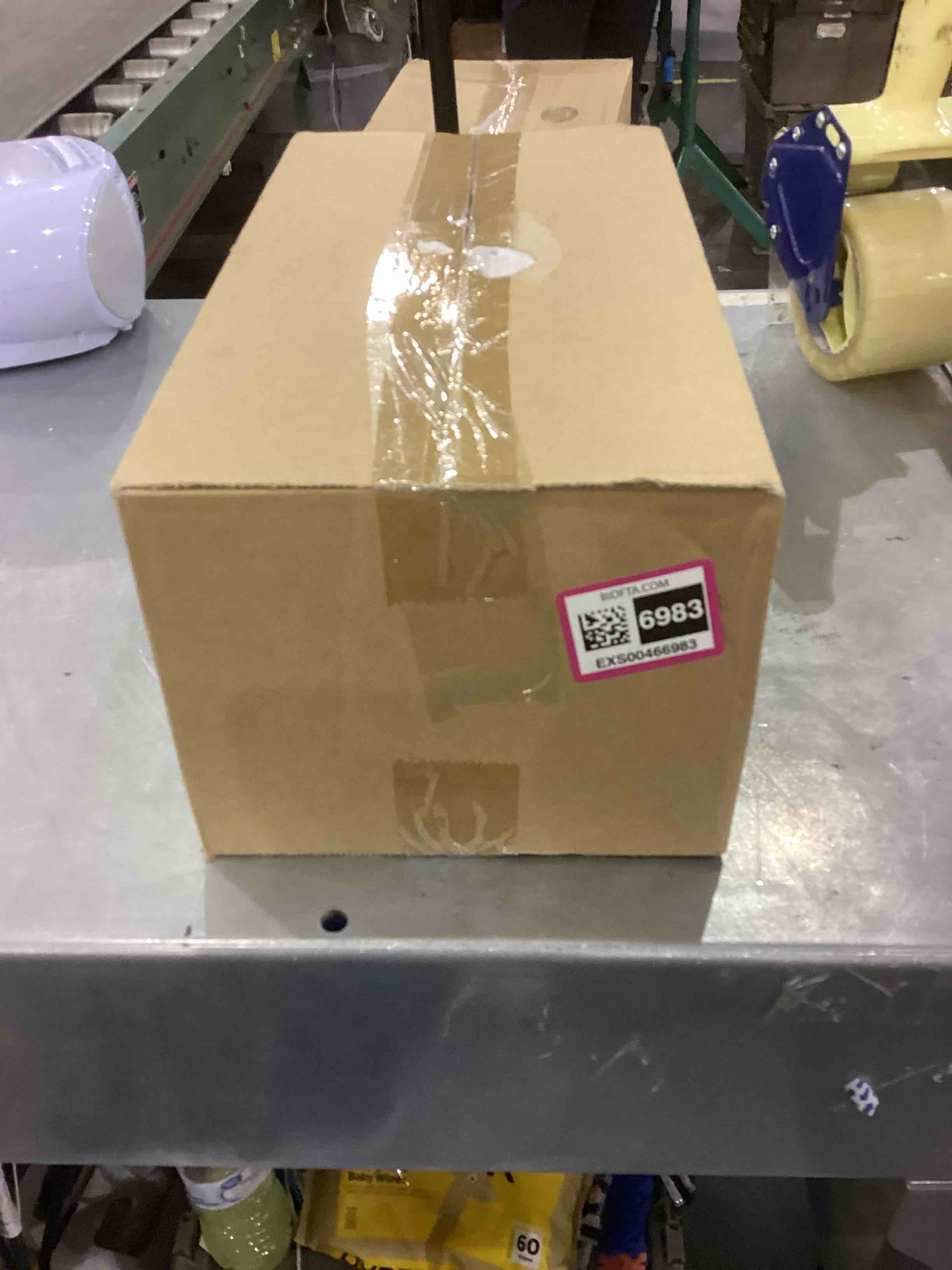 https://s3.amazonaws.com/lotting-images-prod/bidfta/EXS00466983_1695038518436.jpeg