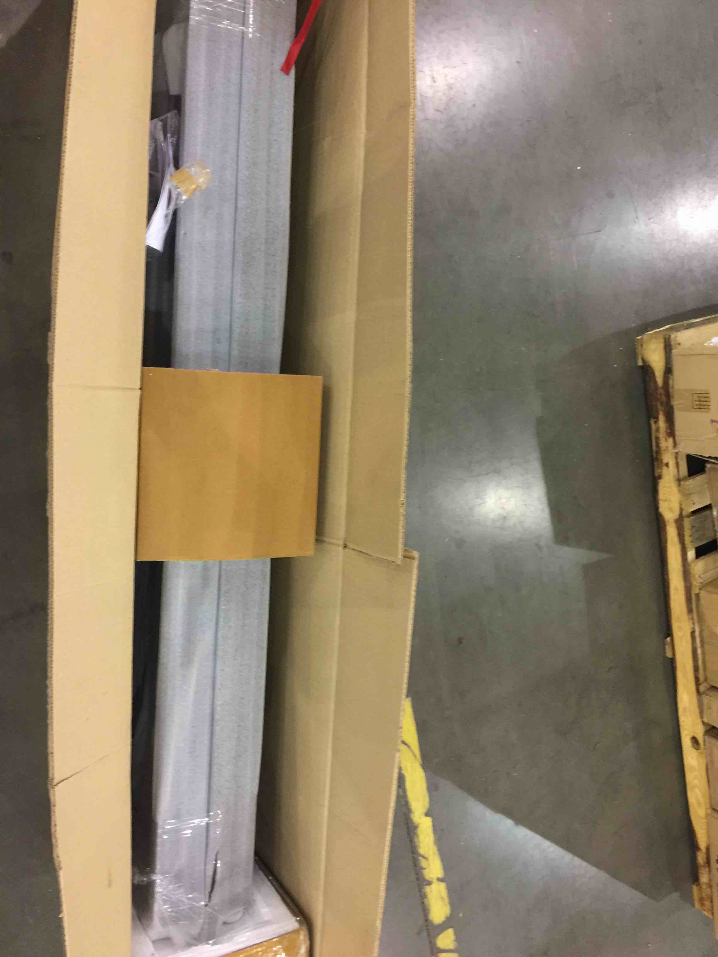 https://s3.amazonaws.com/lotting-images-prod/bidfta/EXS00467172_1695211044773.jpeg