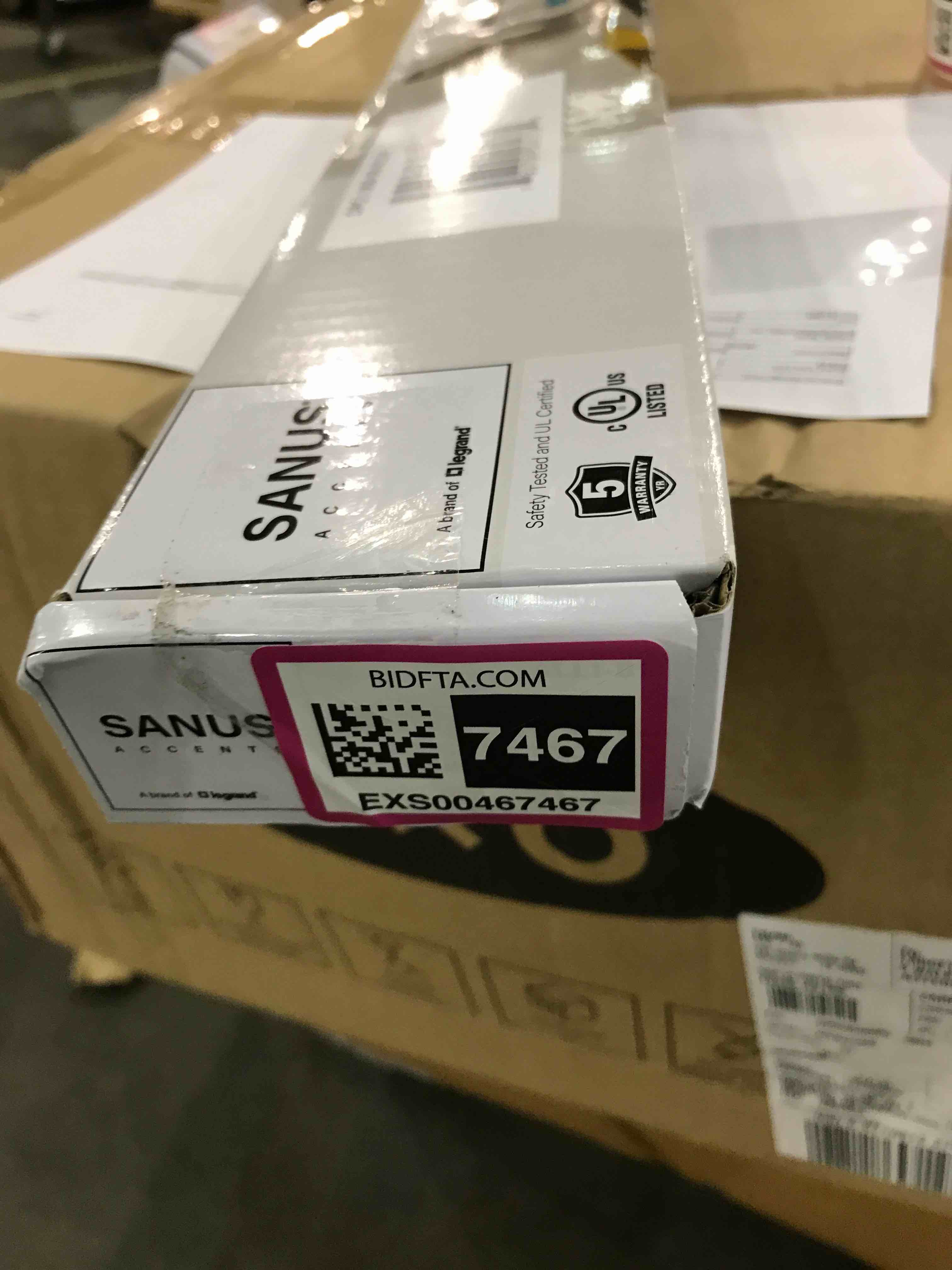 https://s3.amazonaws.com/lotting-images-prod/bidfta/EXS00467467_1695899693675.jpeg