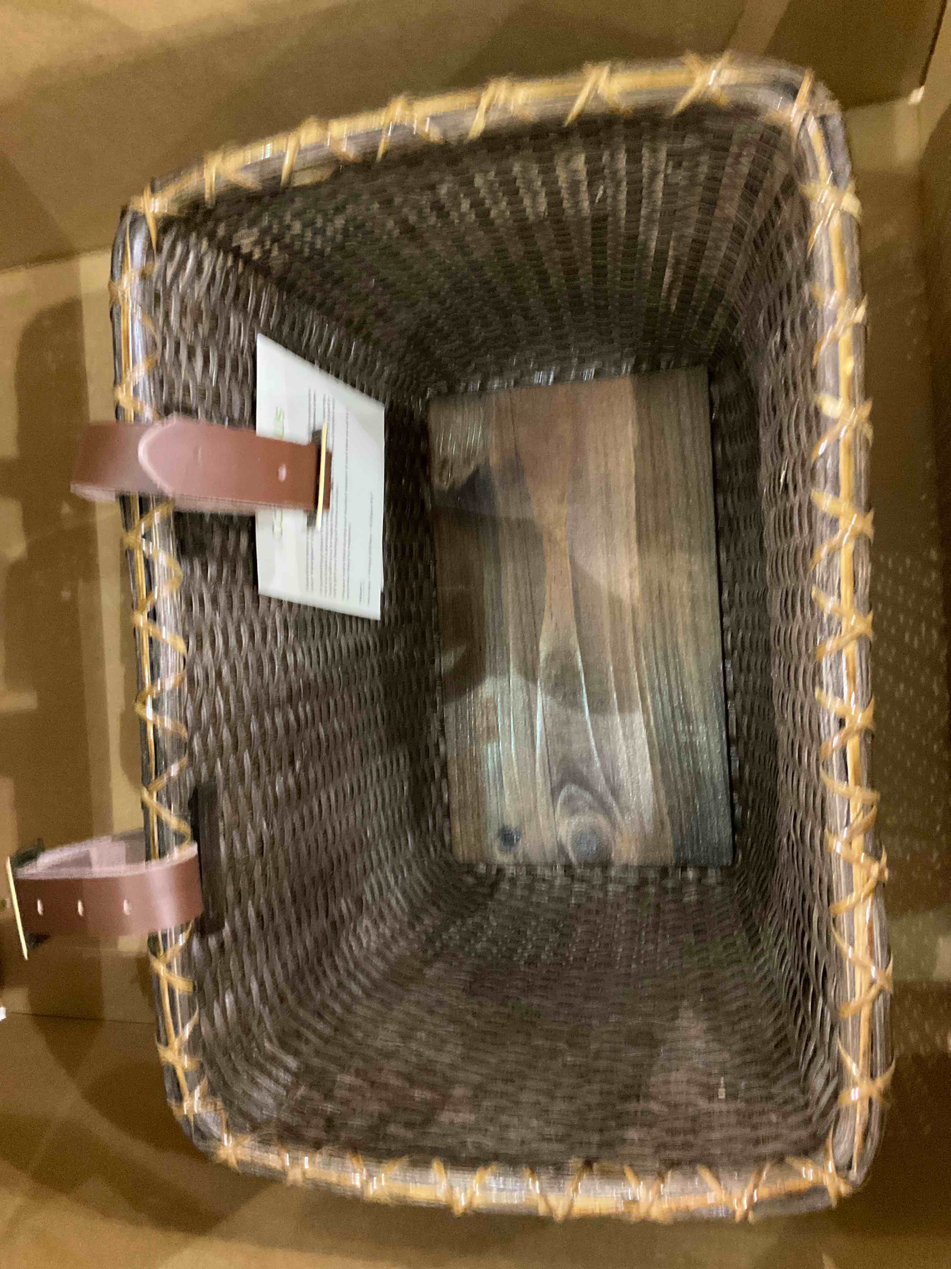 https://s3.amazonaws.com/lotting-images-prod/bidfta/EXS00468252_1694700766862.jpeg