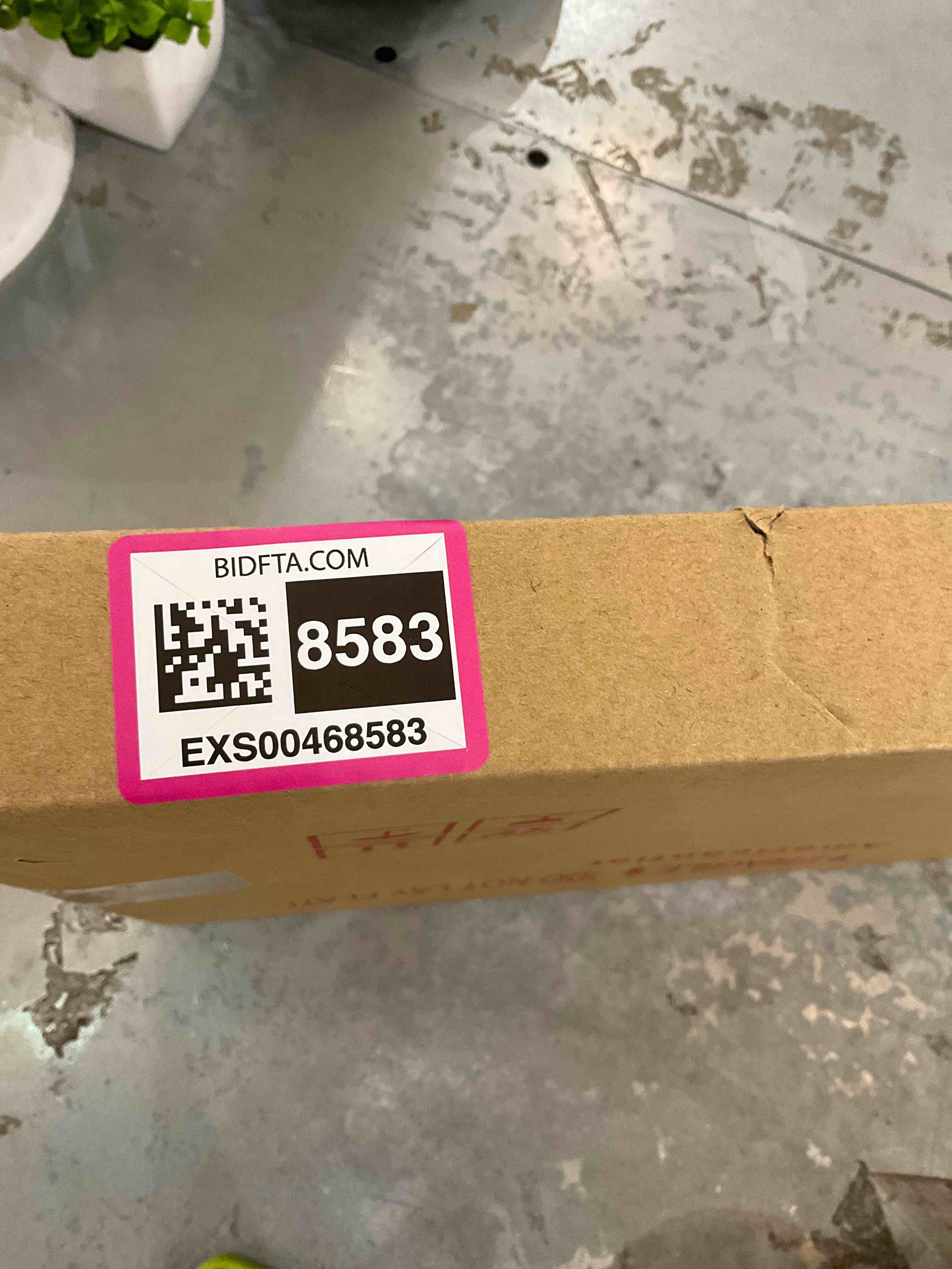 https://s3.amazonaws.com/lotting-images-prod/bidfta/EXS00468583_1694619061420.jpeg