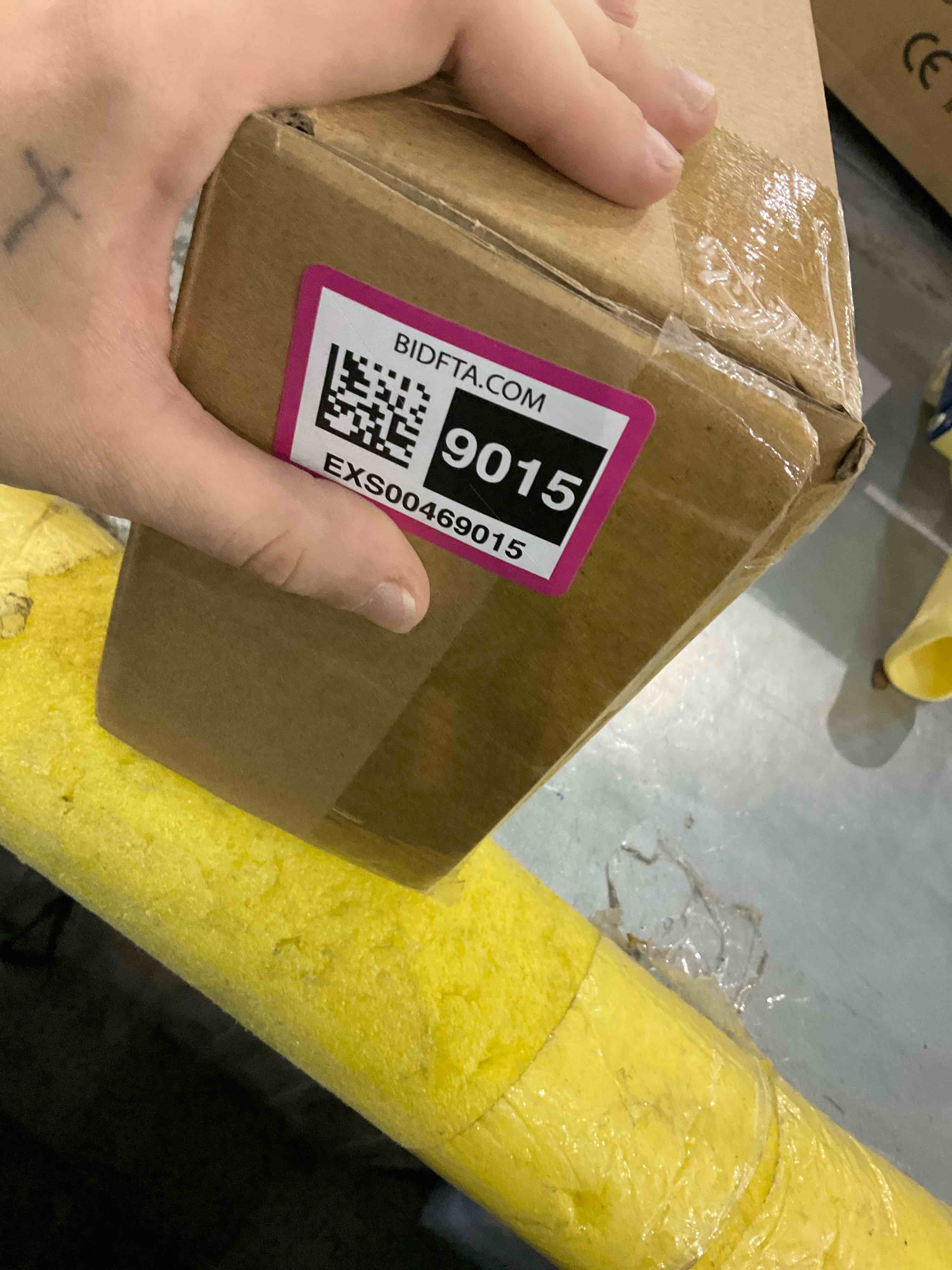 https://s3.amazonaws.com/lotting-images-prod/bidfta/EXS00469015_1695124932284.jpeg