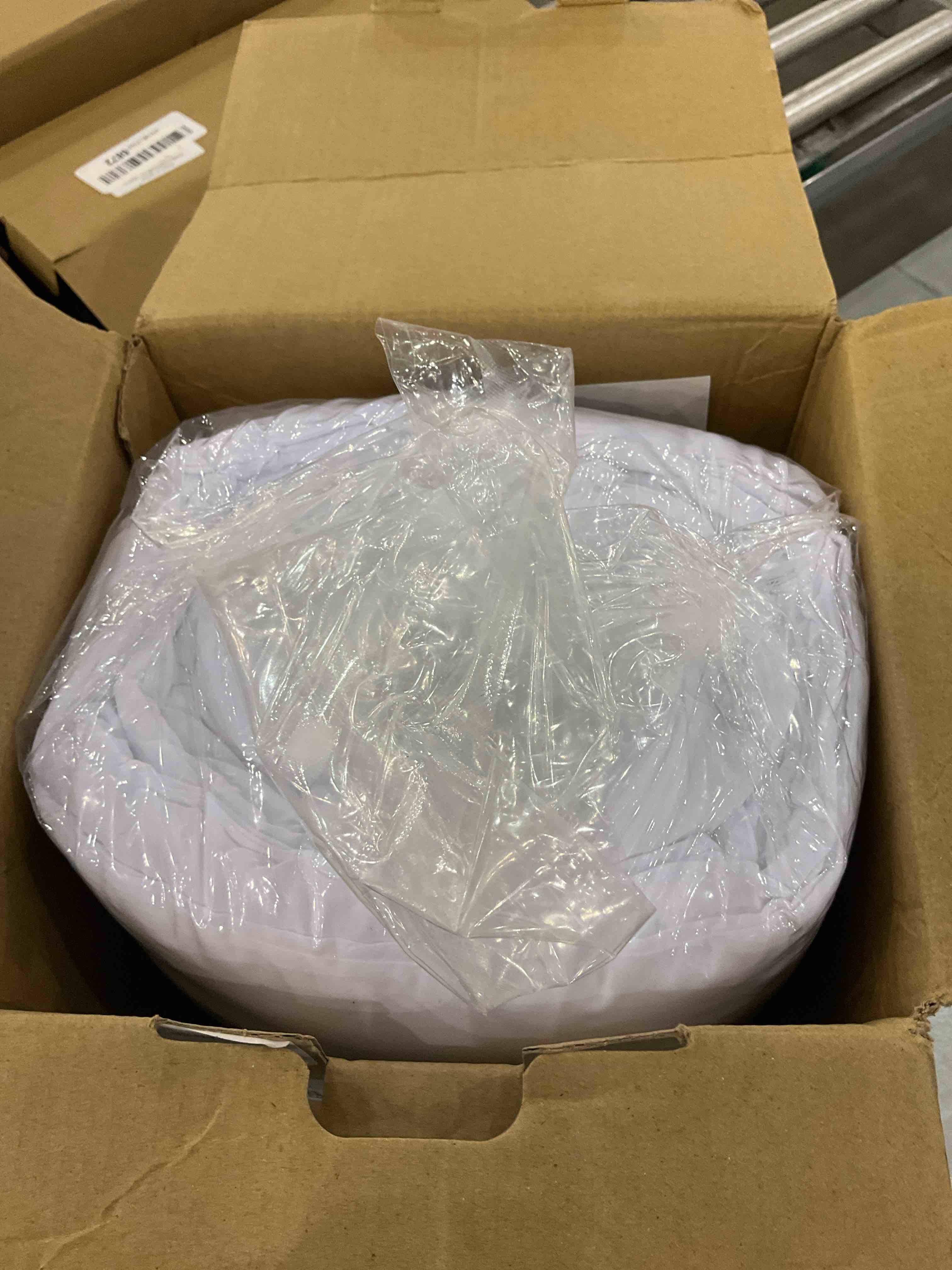 https://s3.amazonaws.com/lotting-images-prod/bidfta/EXS00469844_1695927133444.jpeg