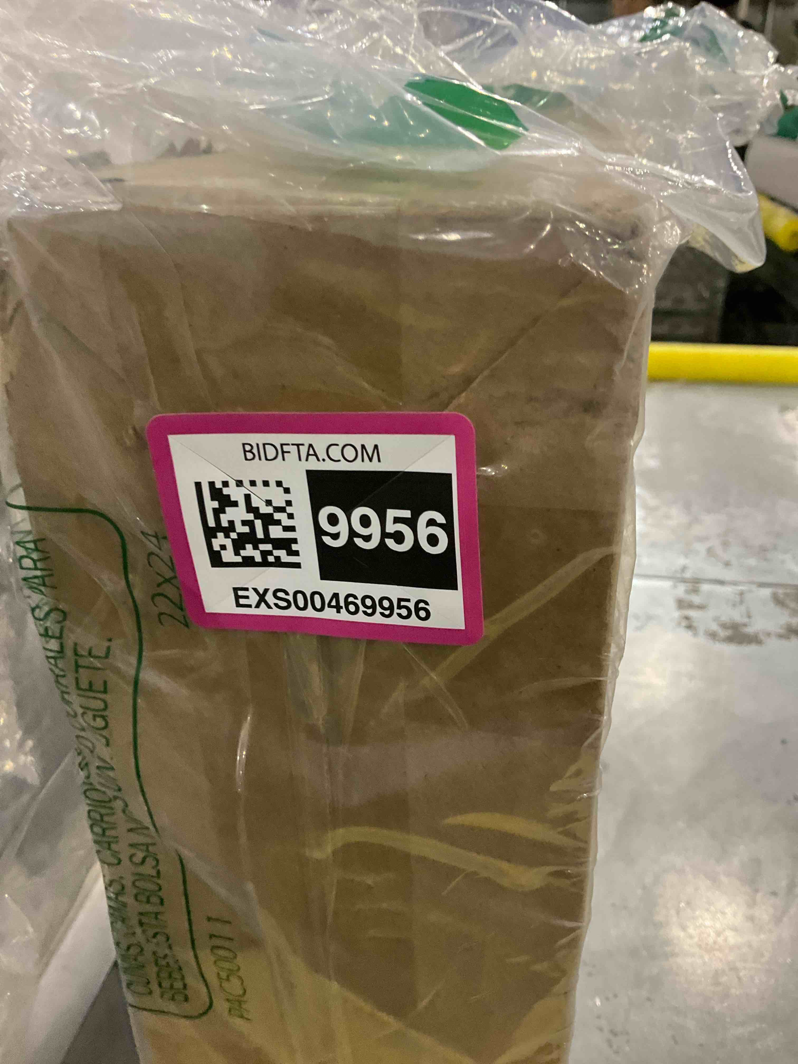 https://s3.amazonaws.com/lotting-images-prod/bidfta/EXS00469956_1695995843447.jpeg