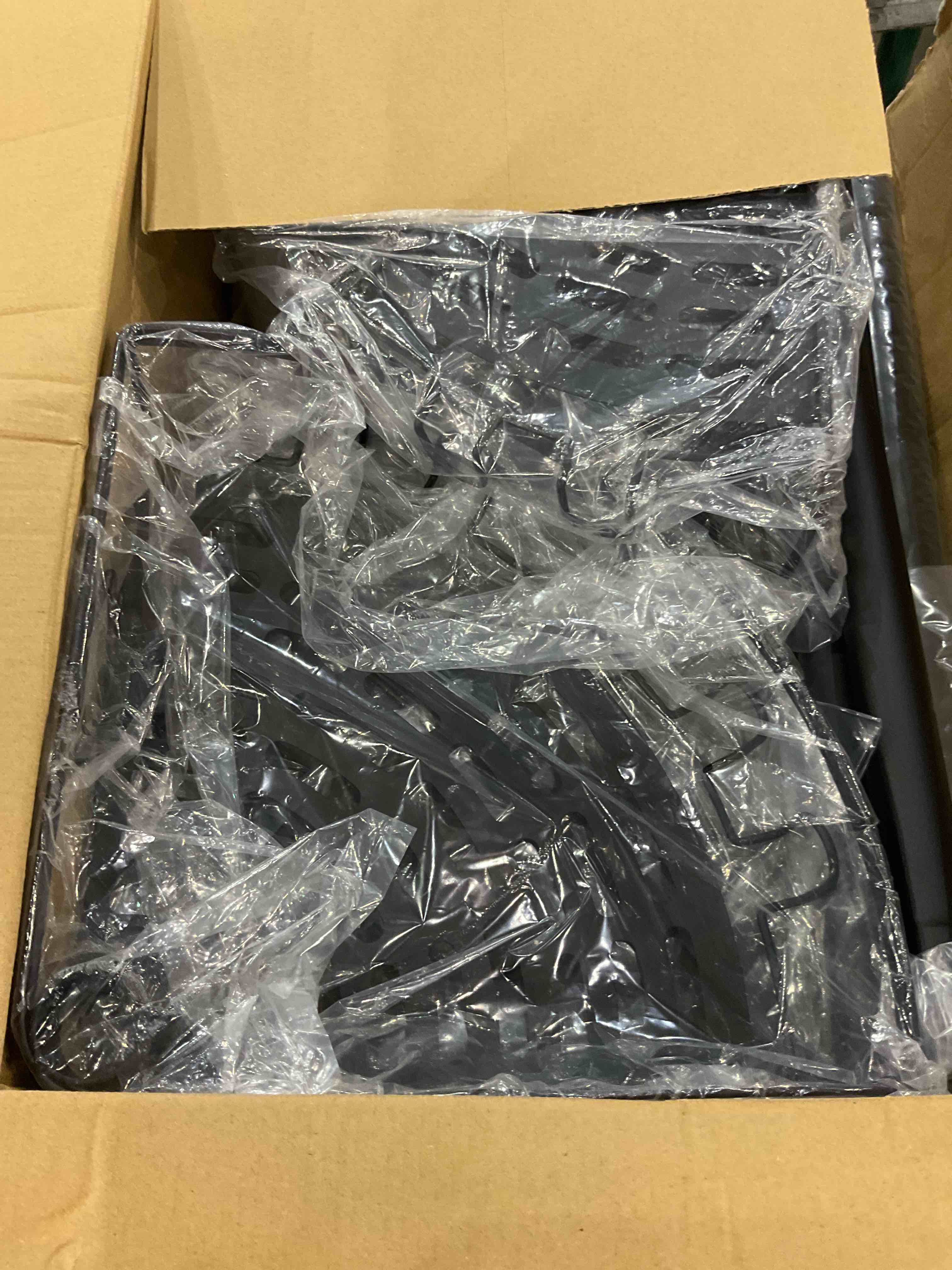 https://s3.amazonaws.com/lotting-images-prod/bidfta/EXS00470138_1696506838482.jpeg