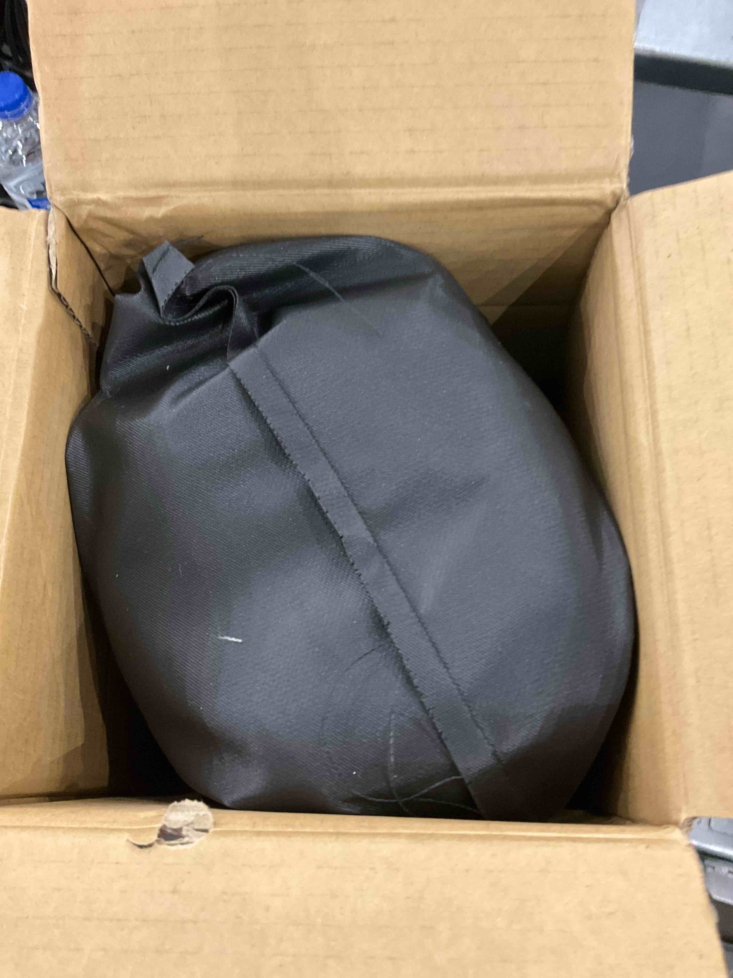 https://s3.amazonaws.com/lotting-images-prod/bidfta/EXS00470378_1697024098854.jpeg
