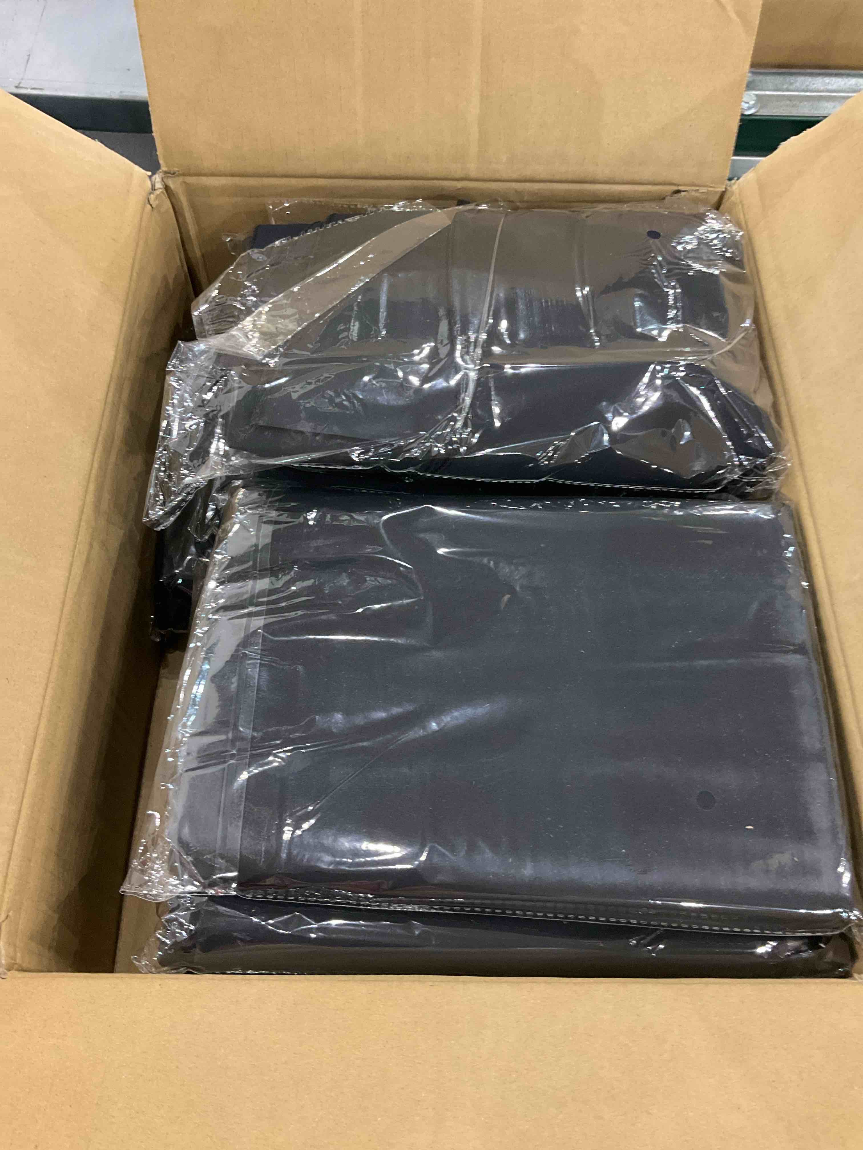 https://s3.amazonaws.com/lotting-images-prod/bidfta/EXS00470396_1697026791103.jpeg