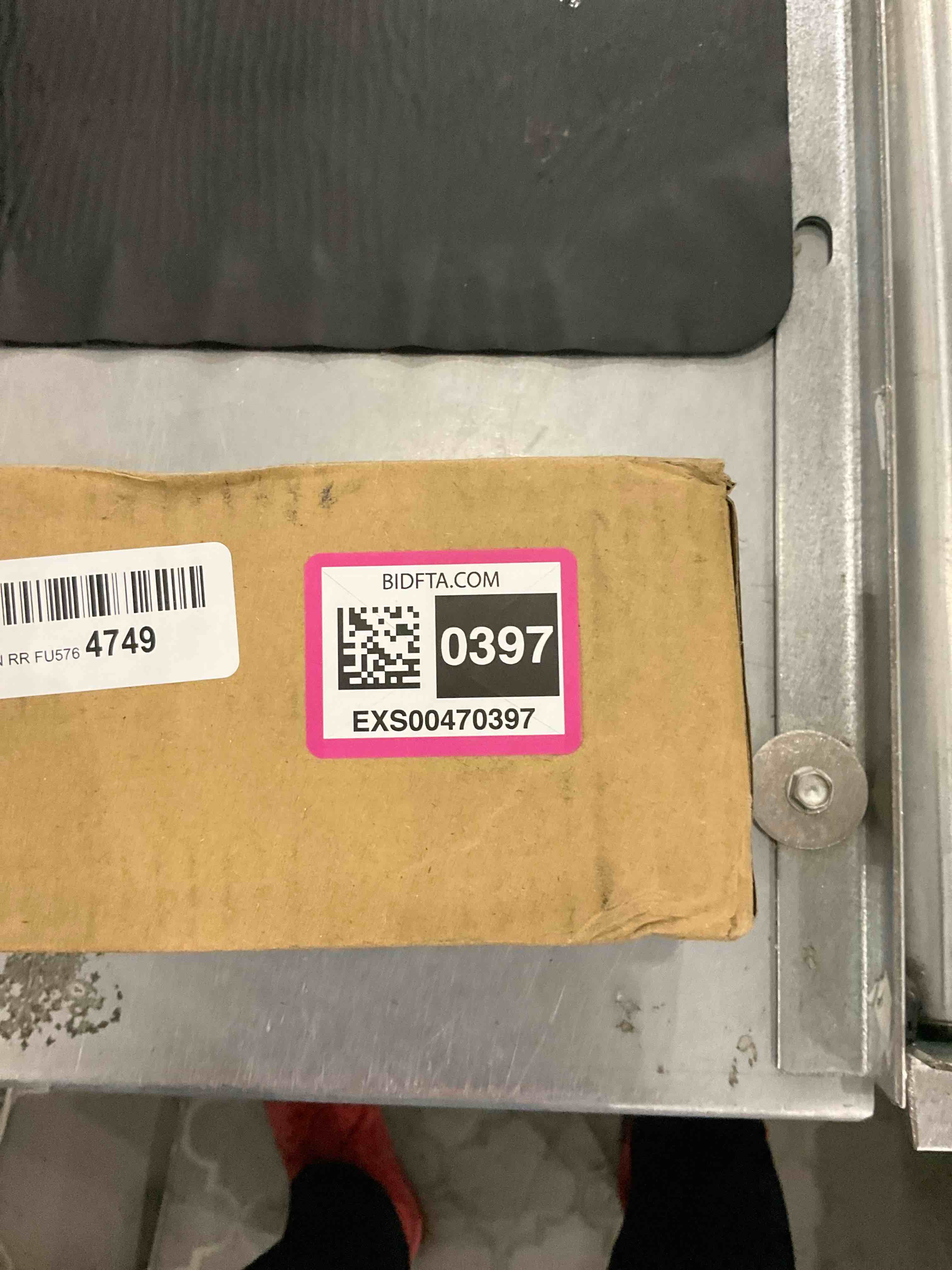 https://s3.amazonaws.com/lotting-images-prod/bidfta/EXS00470397_1697027090296.jpeg