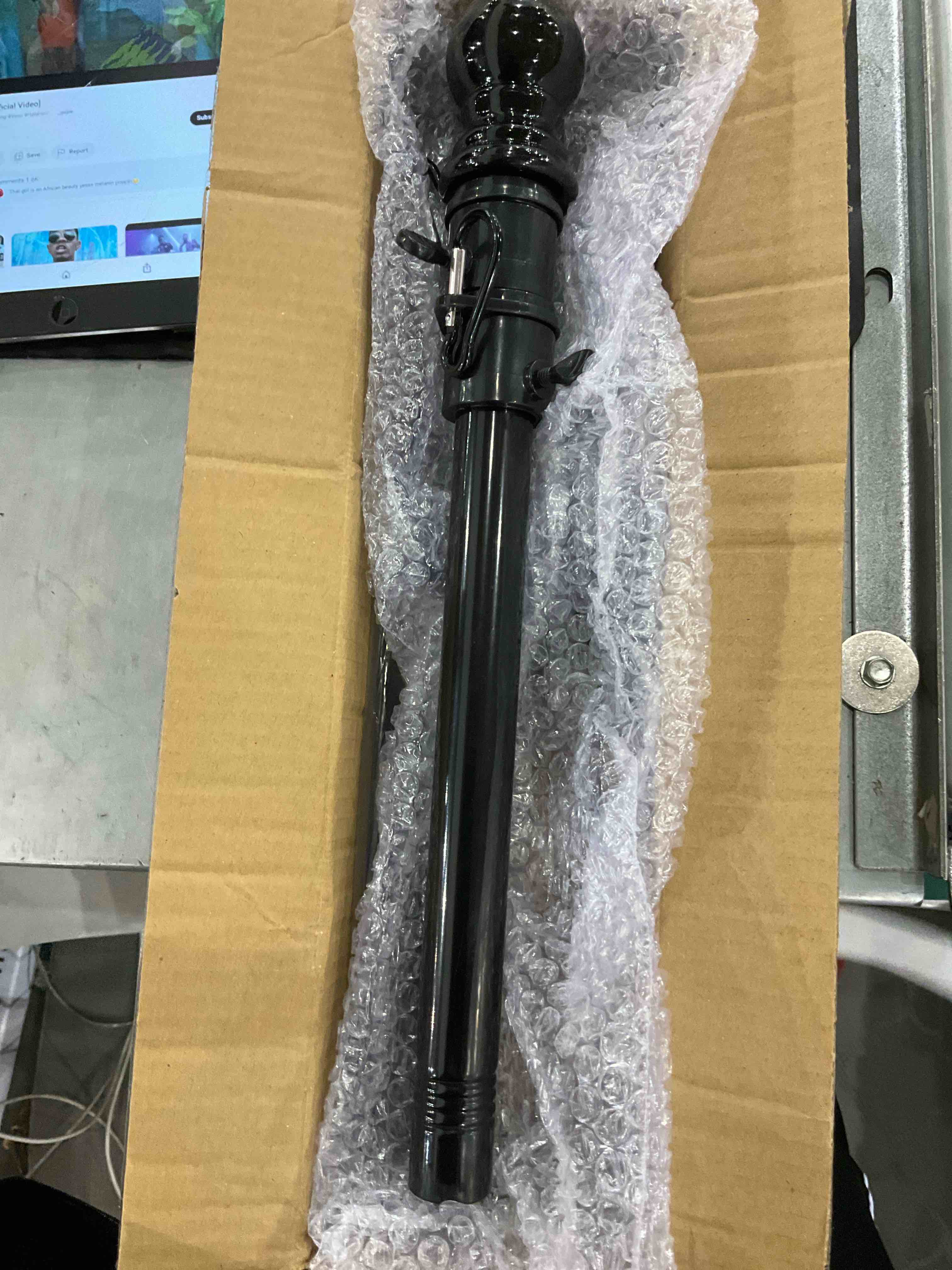 https://s3.amazonaws.com/lotting-images-prod/bidfta/EXS00470397_1697027122628.jpeg