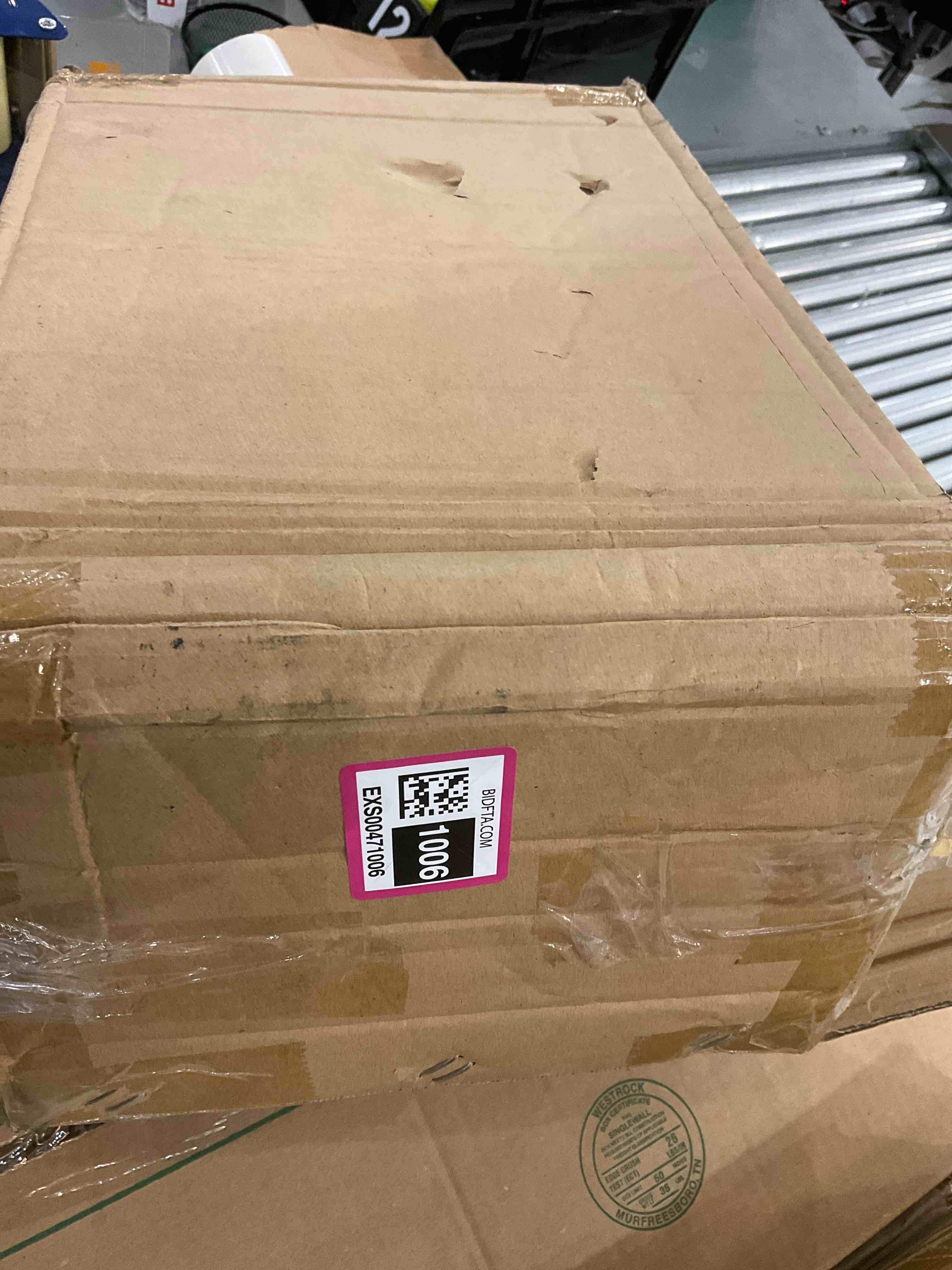 https://s3.amazonaws.com/lotting-images-prod/bidfta/EXS00471006_1696432693408.jpeg