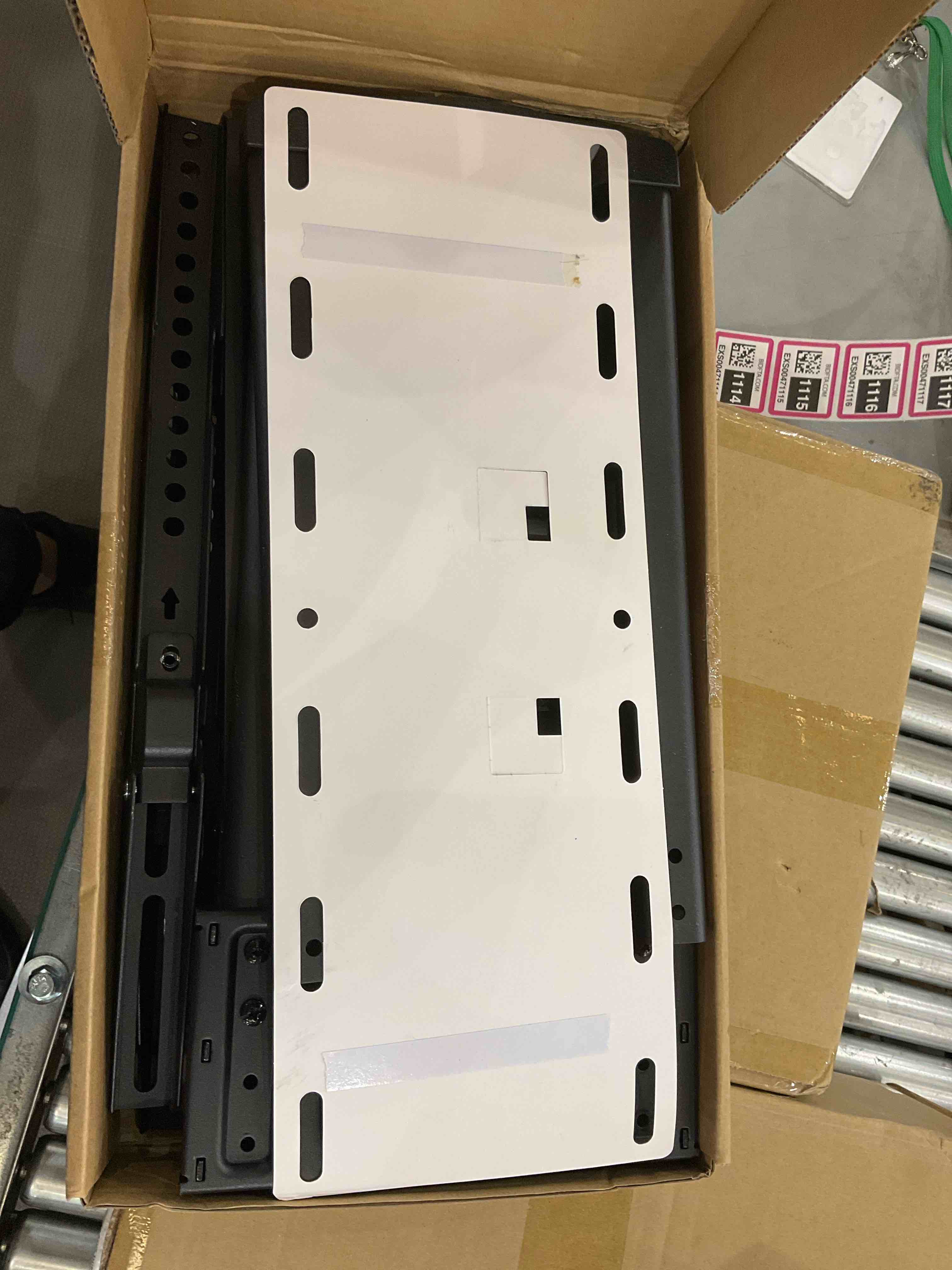 https://s3.amazonaws.com/lotting-images-prod/bidfta/EXS00471112_1696524816247.jpeg