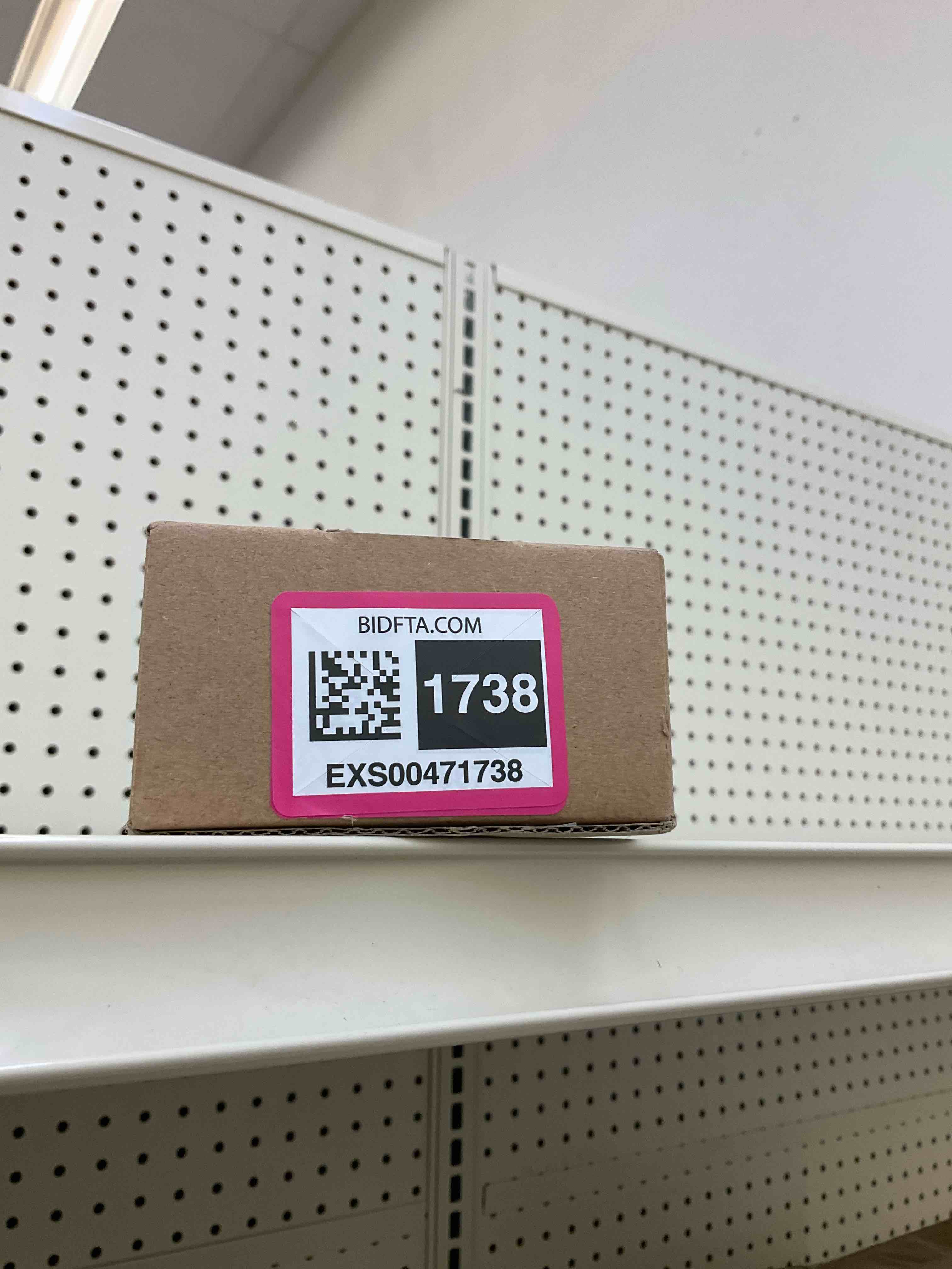 https://s3.amazonaws.com/lotting-images-prod/bidfta/EXS00471738_1697657616025.jpeg