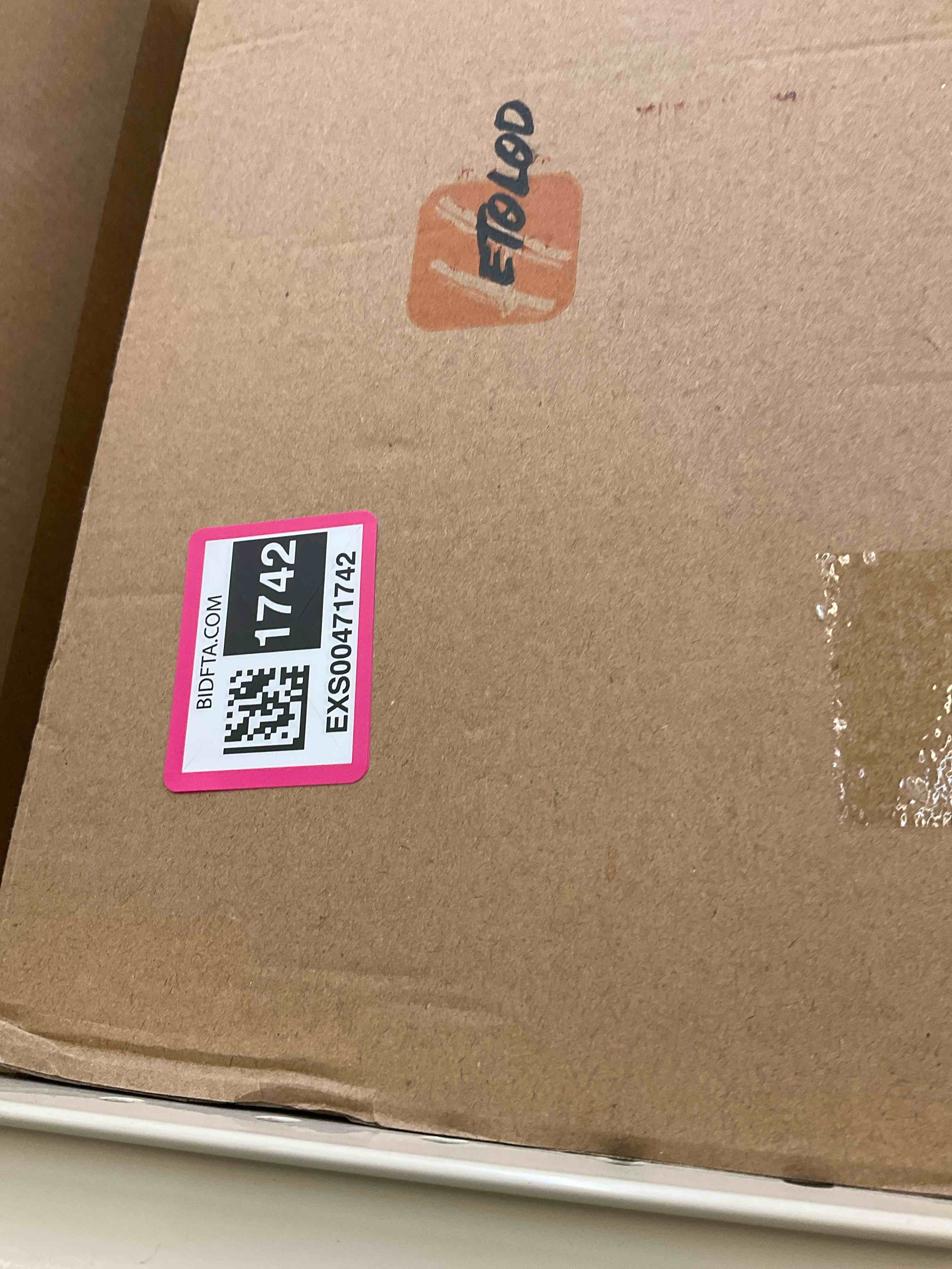 https://s3.amazonaws.com/lotting-images-prod/bidfta/EXS00471742_1697658135871.jpeg
