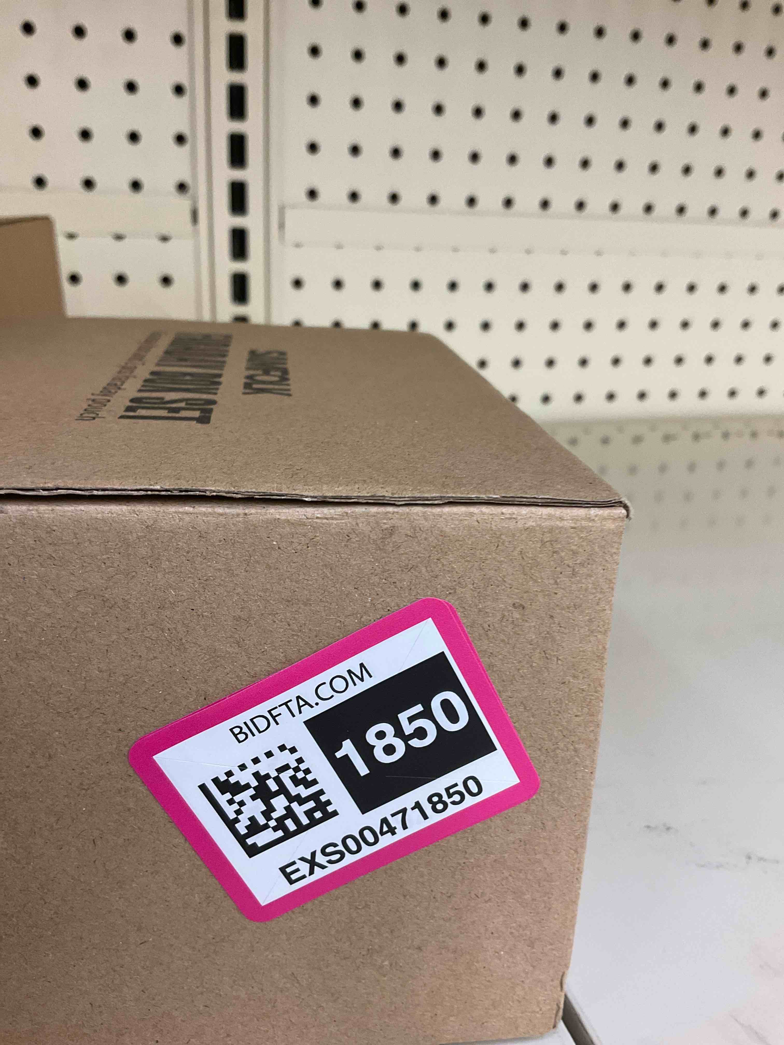 https://s3.amazonaws.com/lotting-images-prod/bidfta/EXS00471850_1697743696918.jpeg