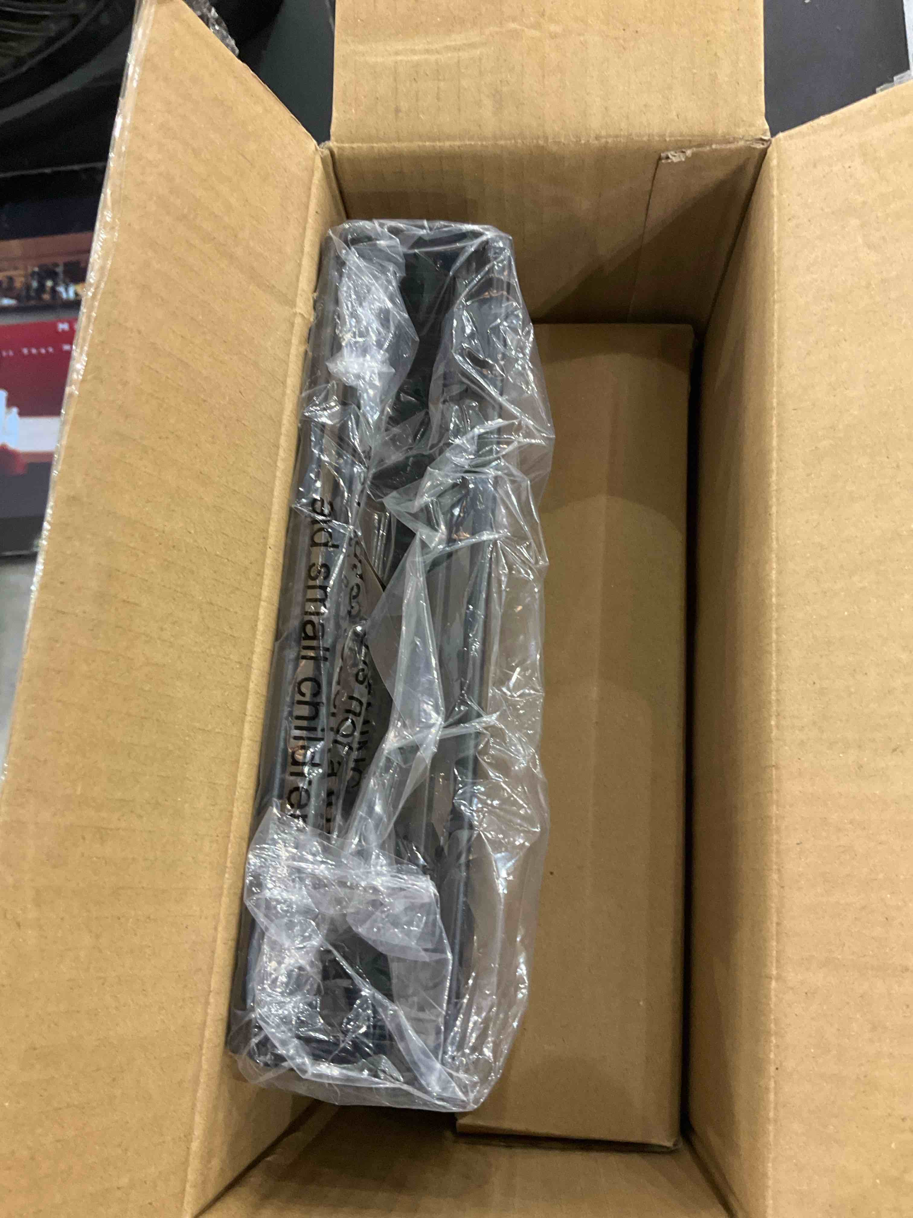 https://s3.amazonaws.com/lotting-images-prod/bidfta/EXS00472406_1697739836530.jpeg