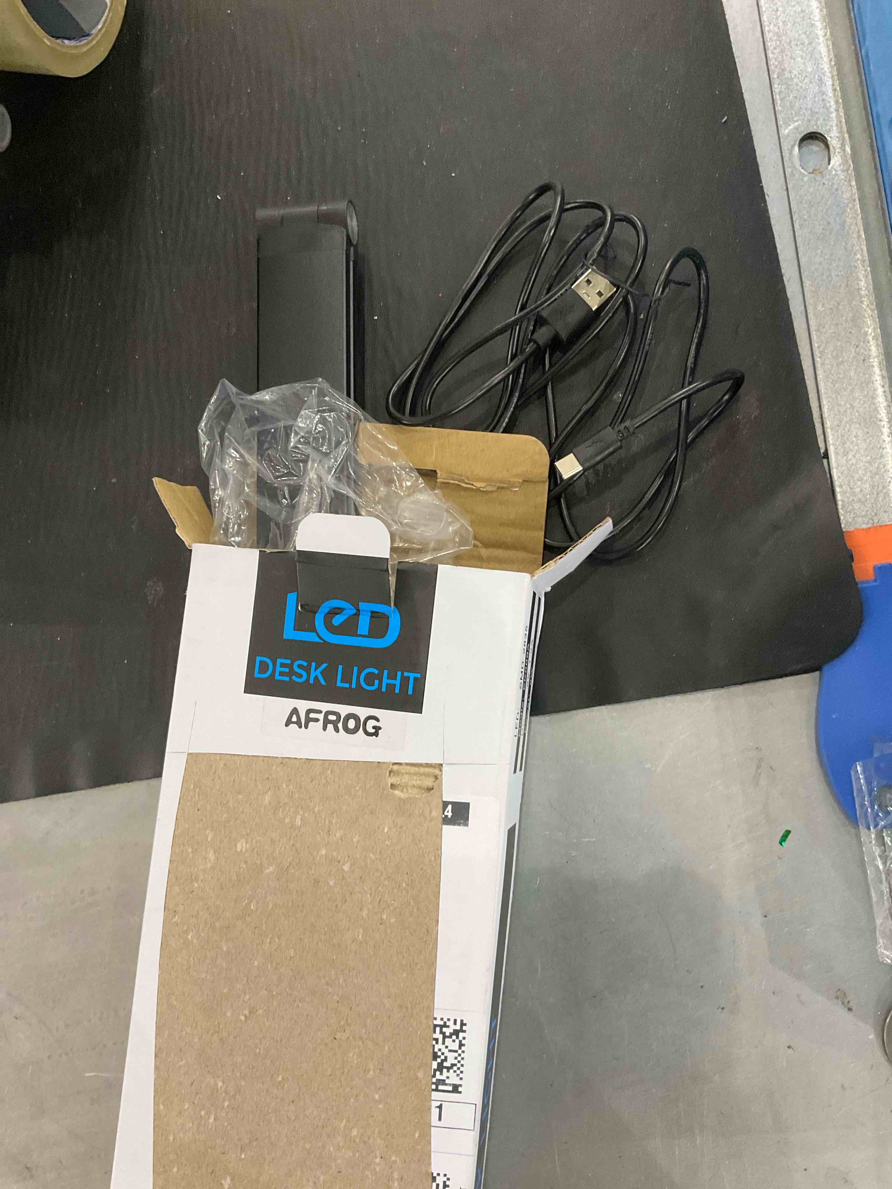 https://s3.amazonaws.com/lotting-images-prod/bidfta/EXS00472408_1697739943216.jpeg