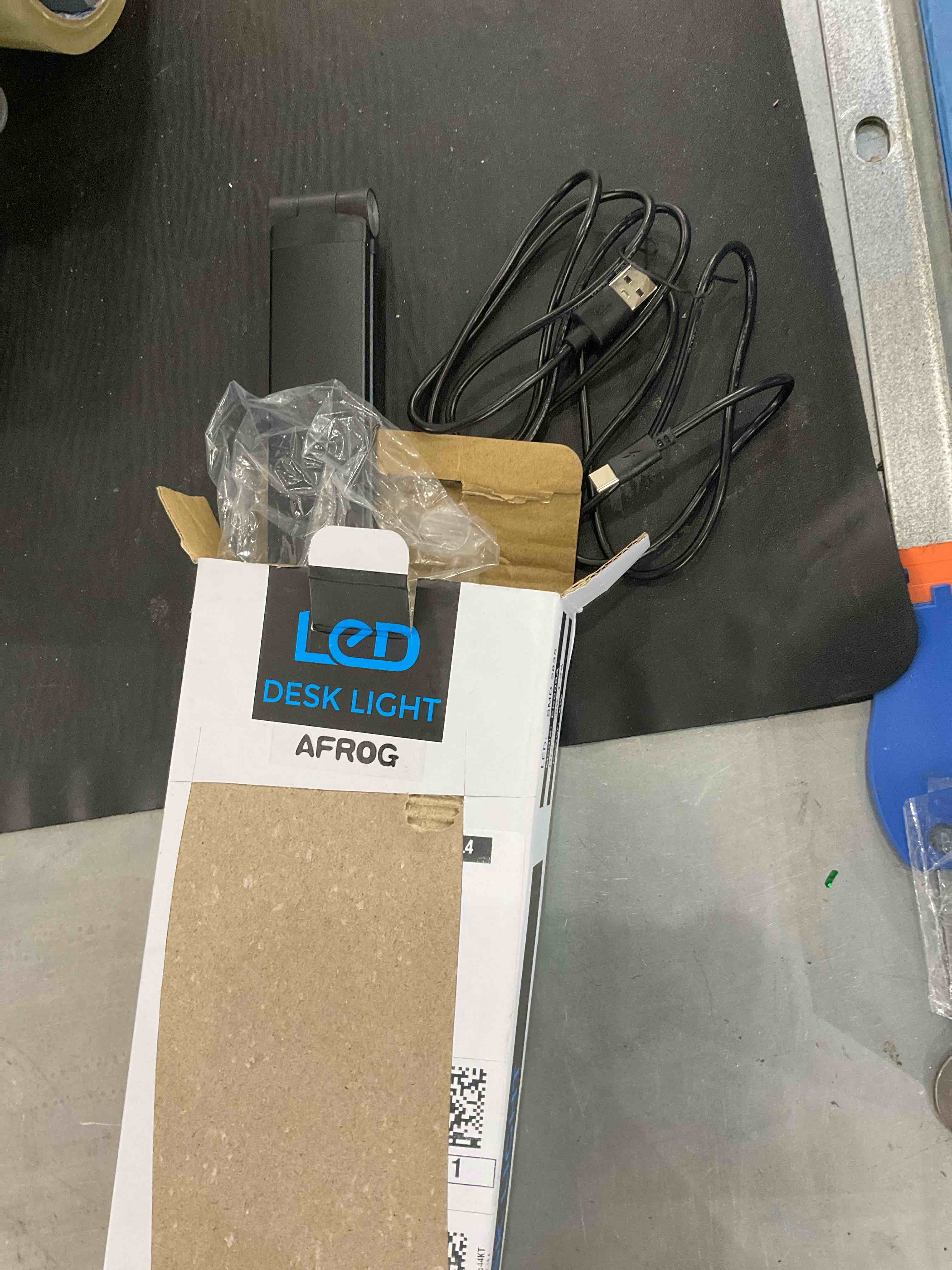 https://s3.amazonaws.com/lotting-images-prod/bidfta/EXS00472408_1697739944287.jpeg