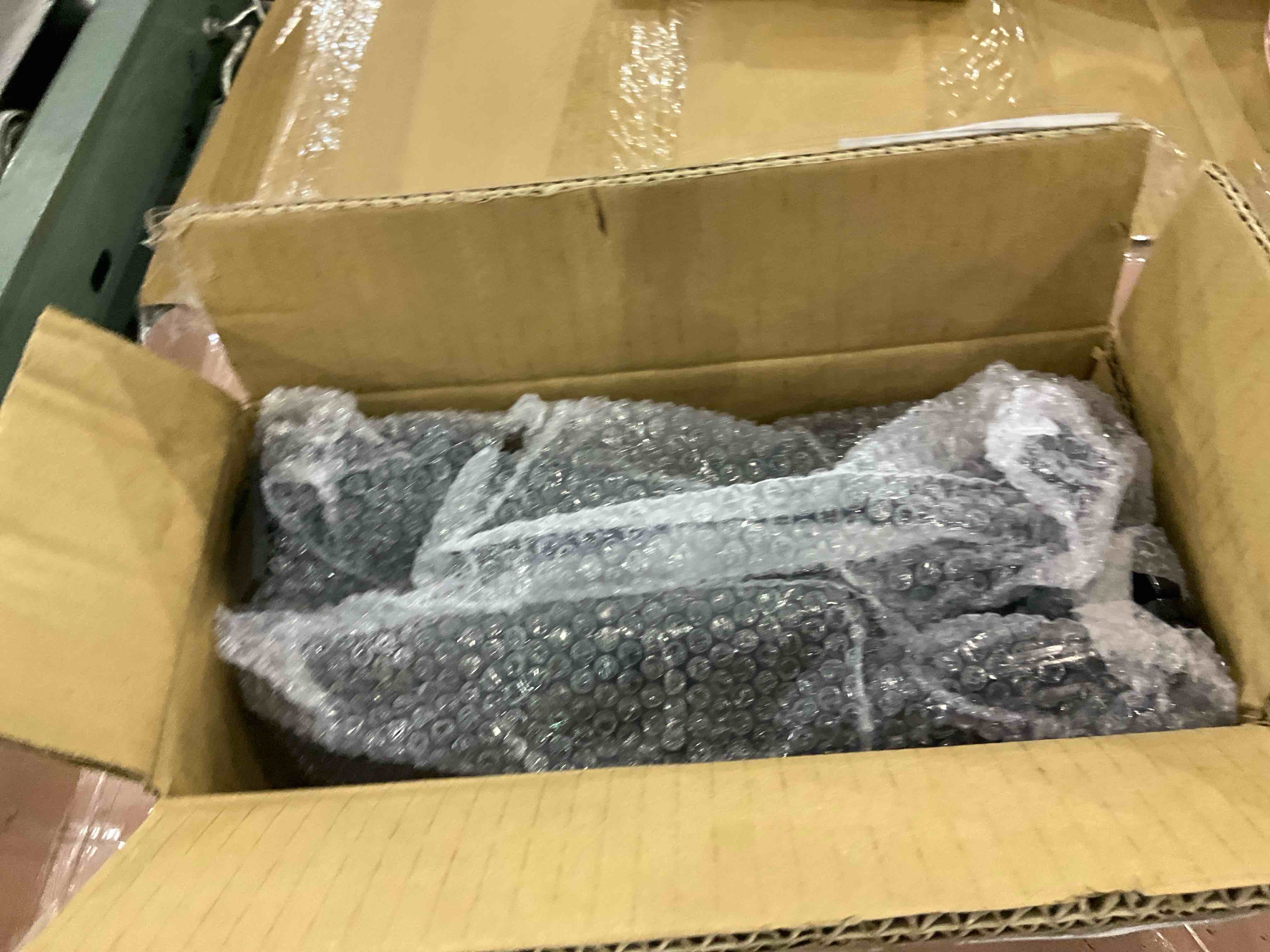 https://s3.amazonaws.com/lotting-images-prod/bidfta/EXS00472846_1697457991440.jpeg