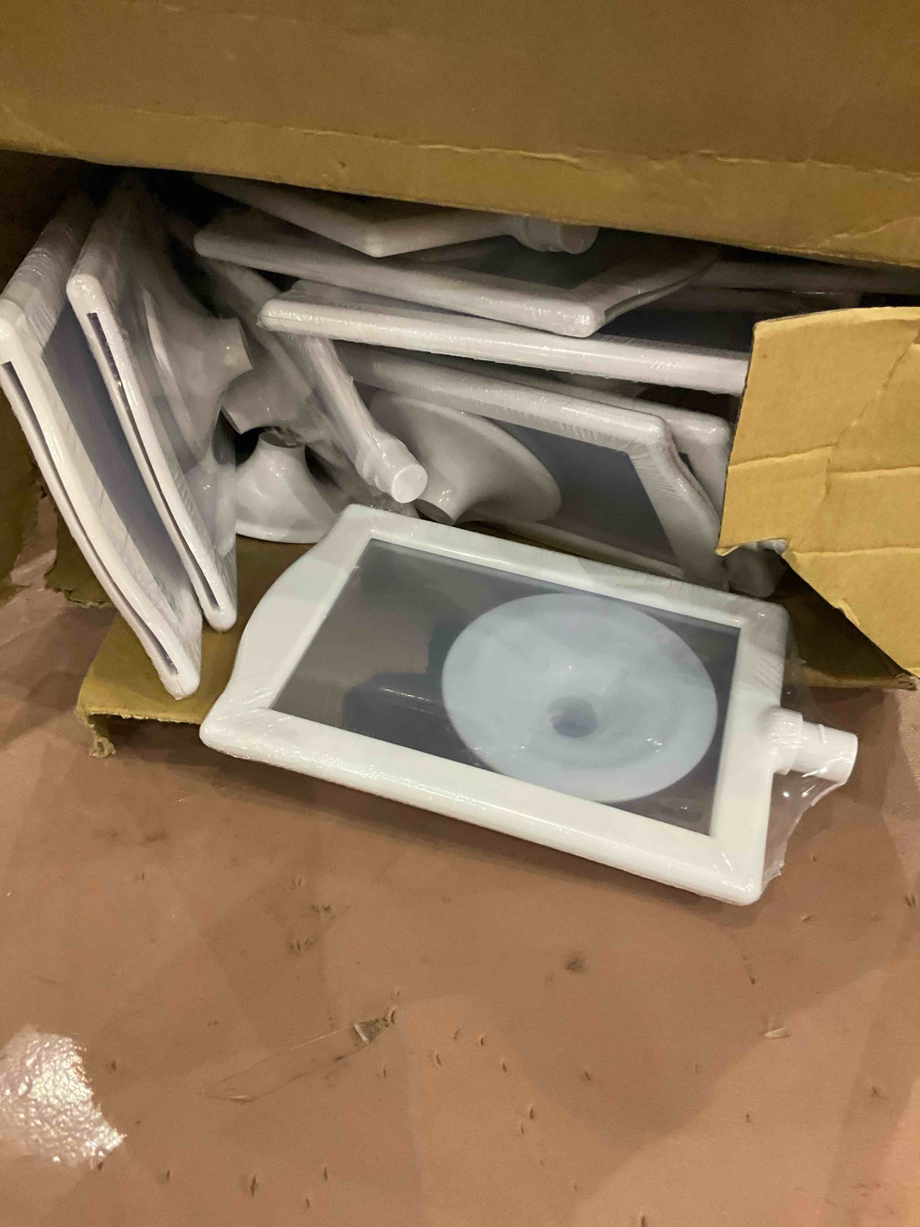 https://s3.amazonaws.com/lotting-images-prod/bidfta/EXS00472848_1697458151369.jpeg