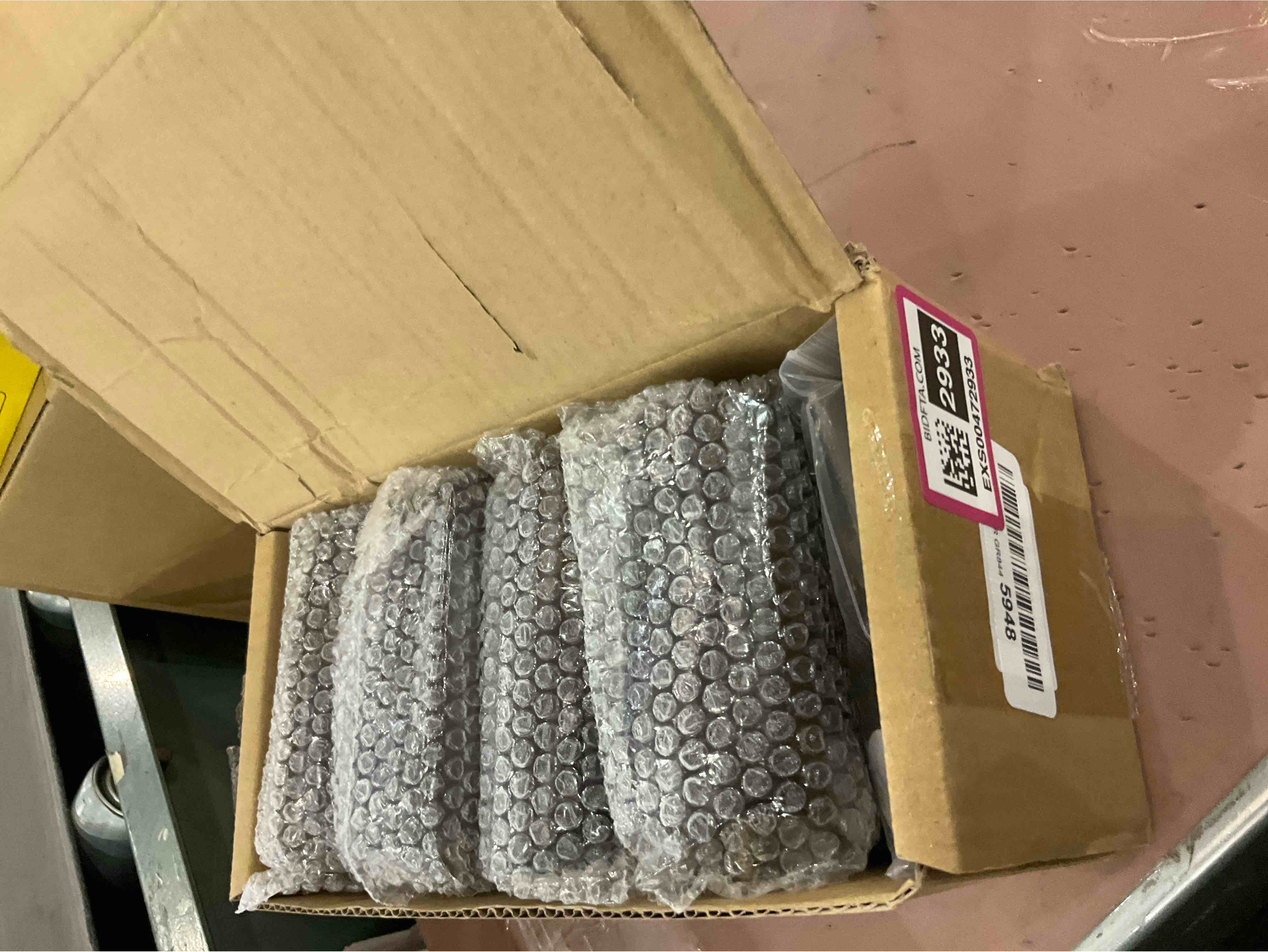 https://s3.amazonaws.com/lotting-images-prod/bidfta/EXS00472933_1697469813646.jpeg