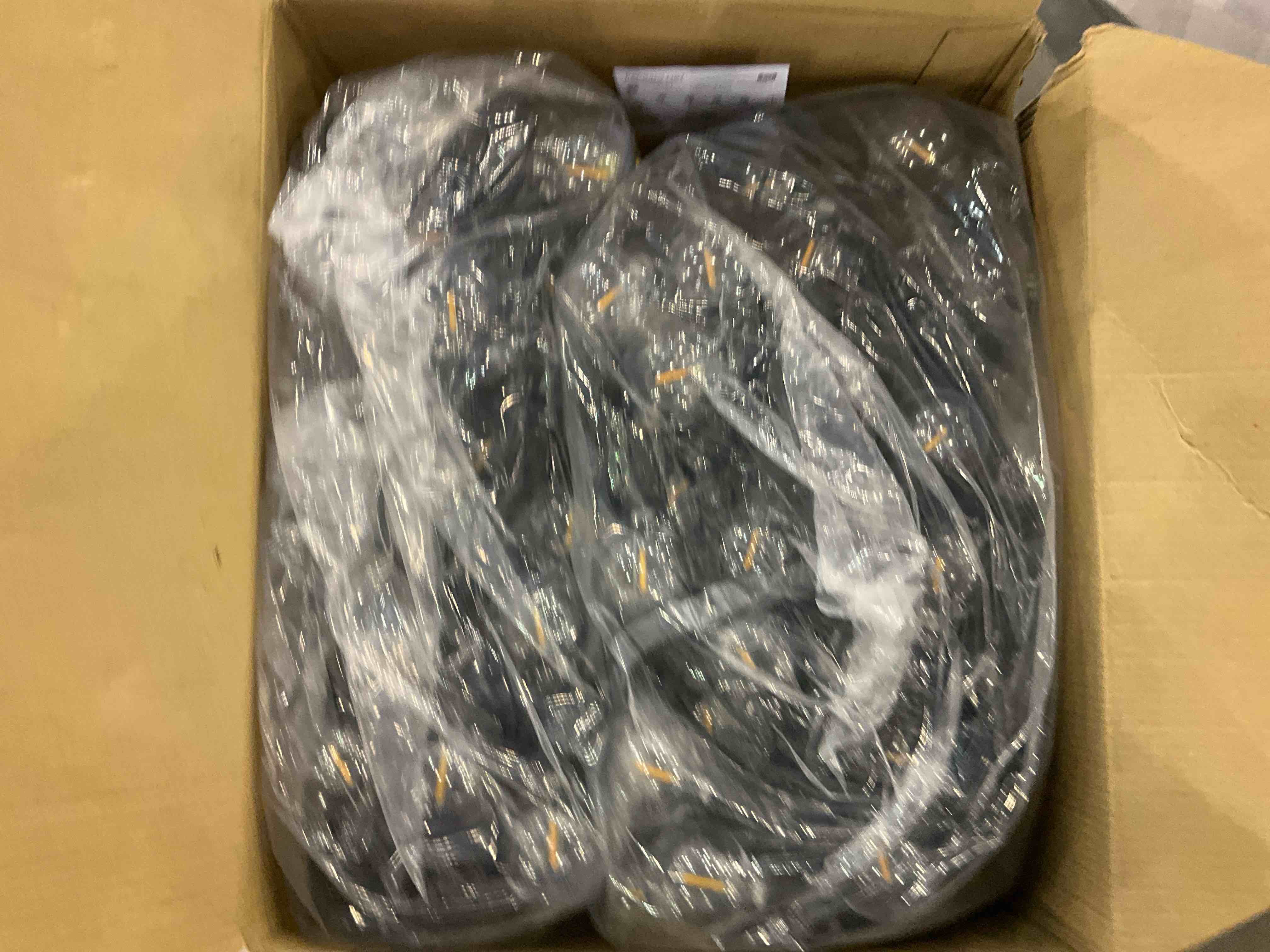 https://s3.amazonaws.com/lotting-images-prod/bidfta/EXS00474711_1696506731022.jpeg