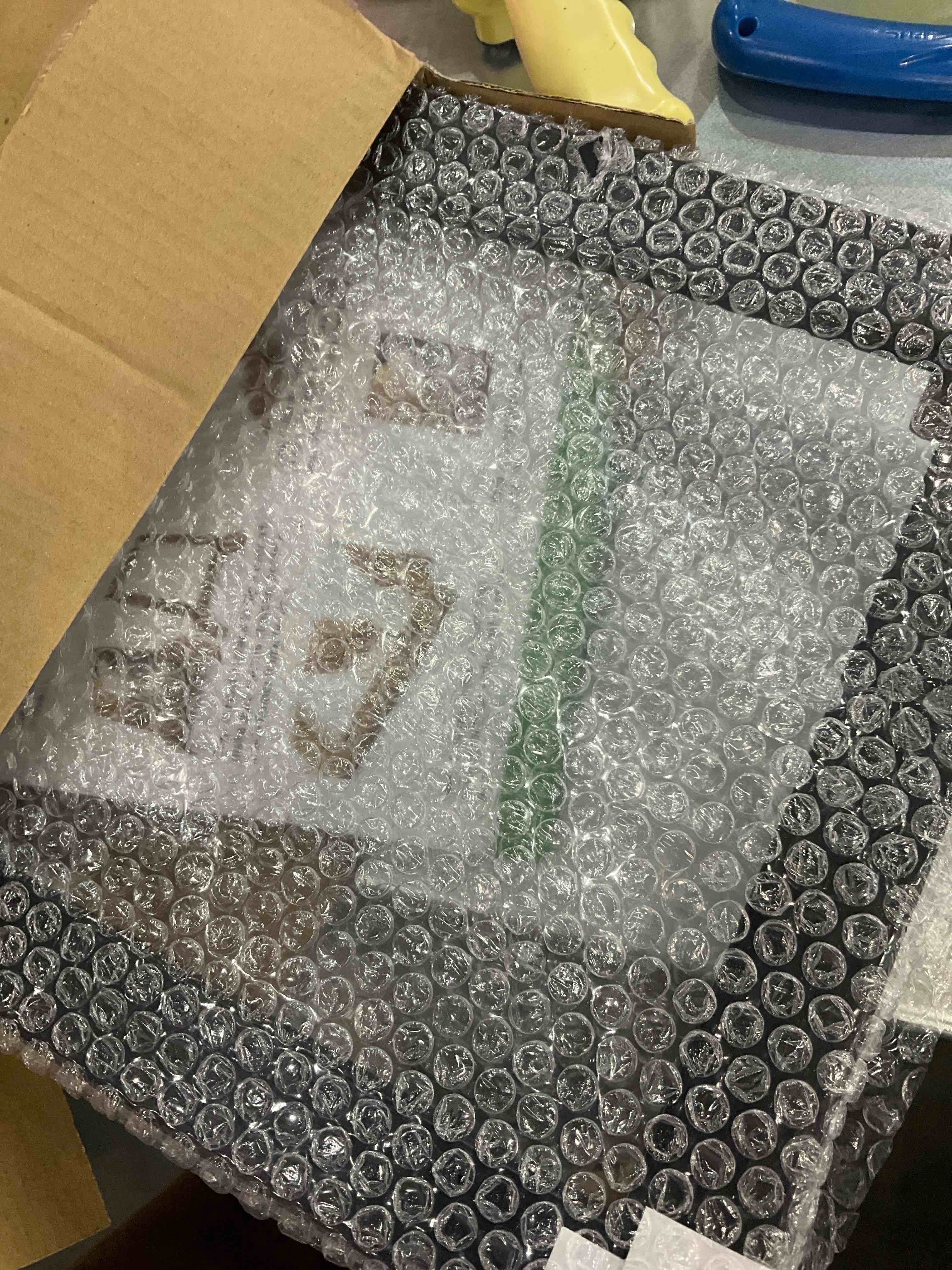 https://s3.amazonaws.com/lotting-images-prod/bidfta/EXS00475007_1696506758797.jpeg
