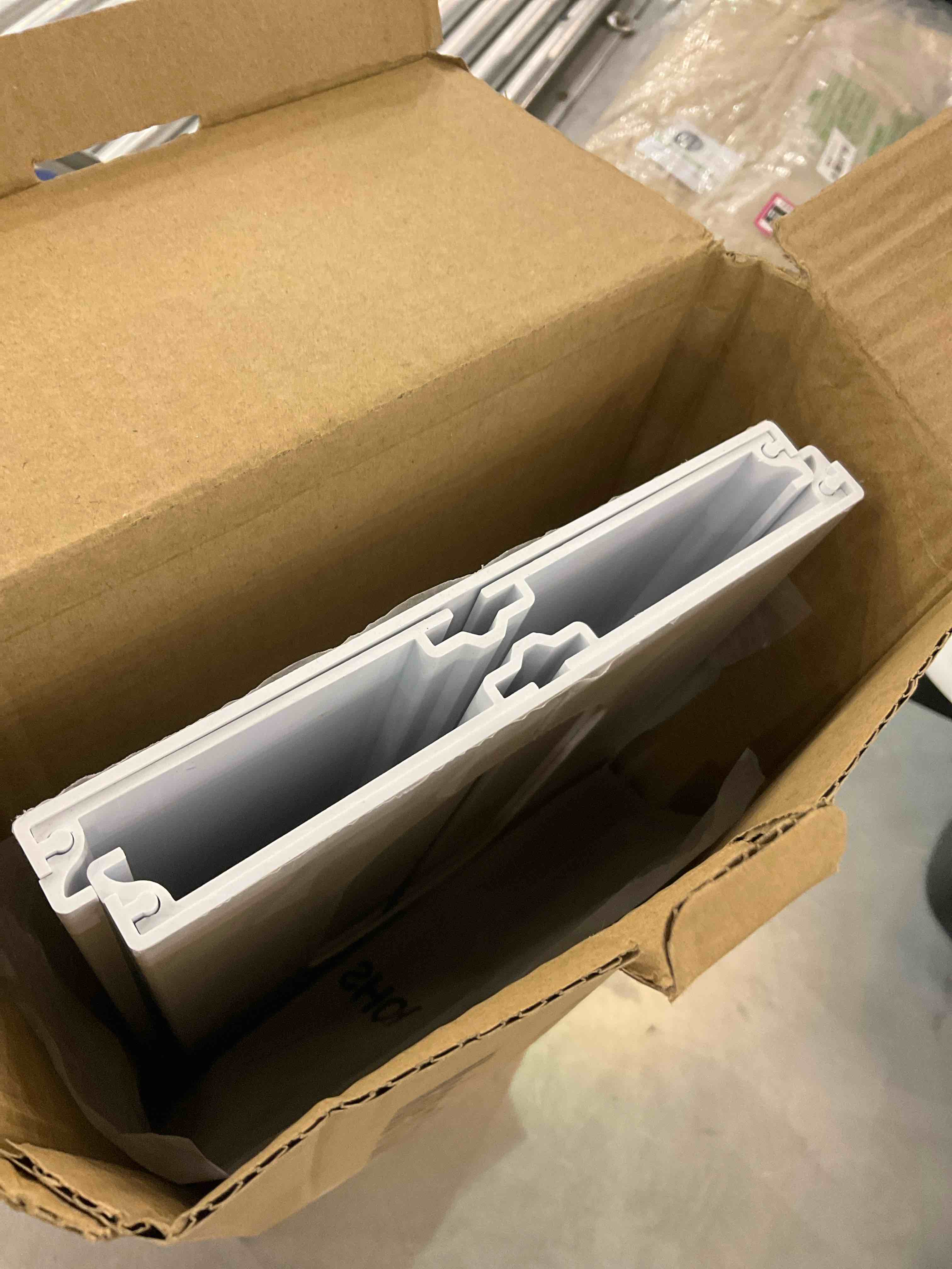 https://s3.amazonaws.com/lotting-images-prod/bidfta/EXS00475077_1696524660834.jpeg