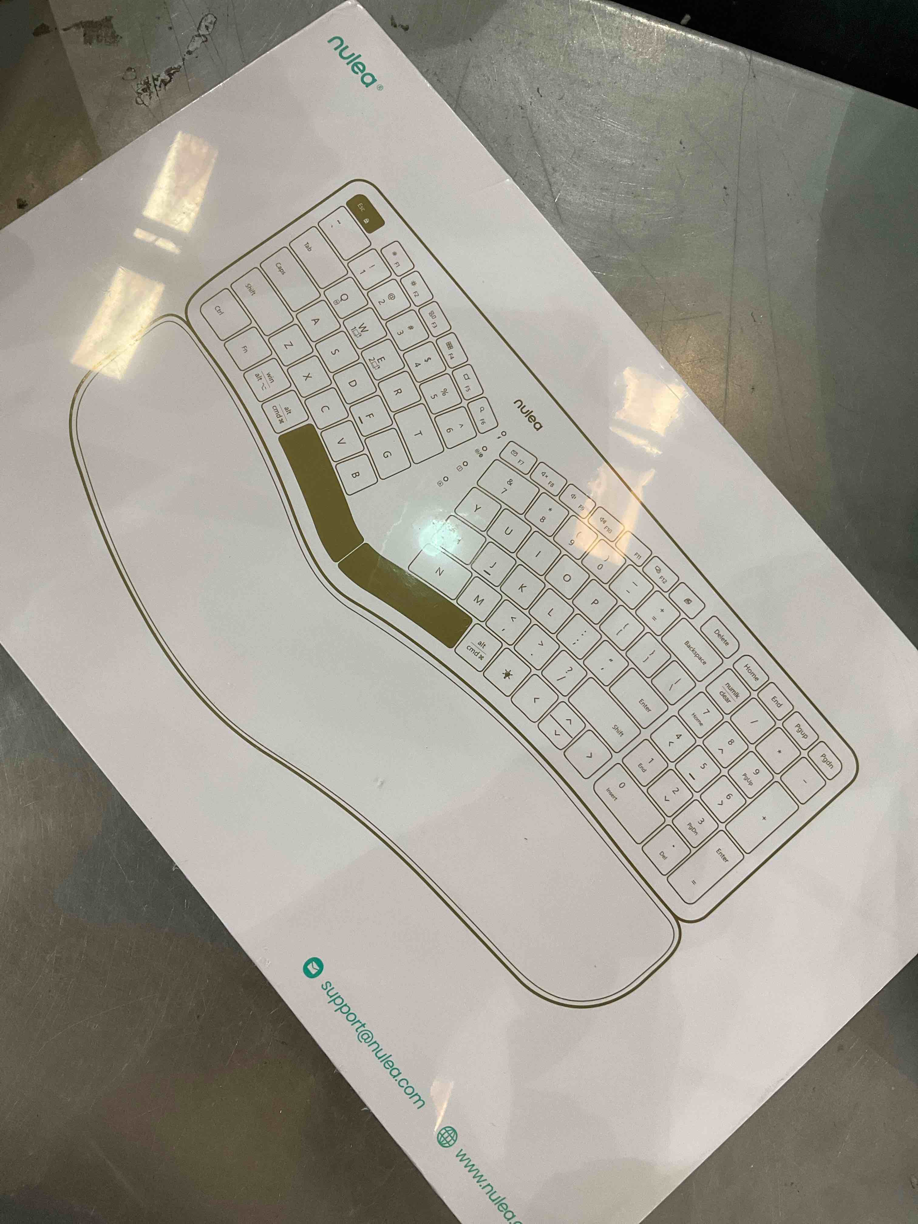 https://s3.amazonaws.com/lotting-images-prod/bidfta/EXS00475273_1696871033218.jpeg