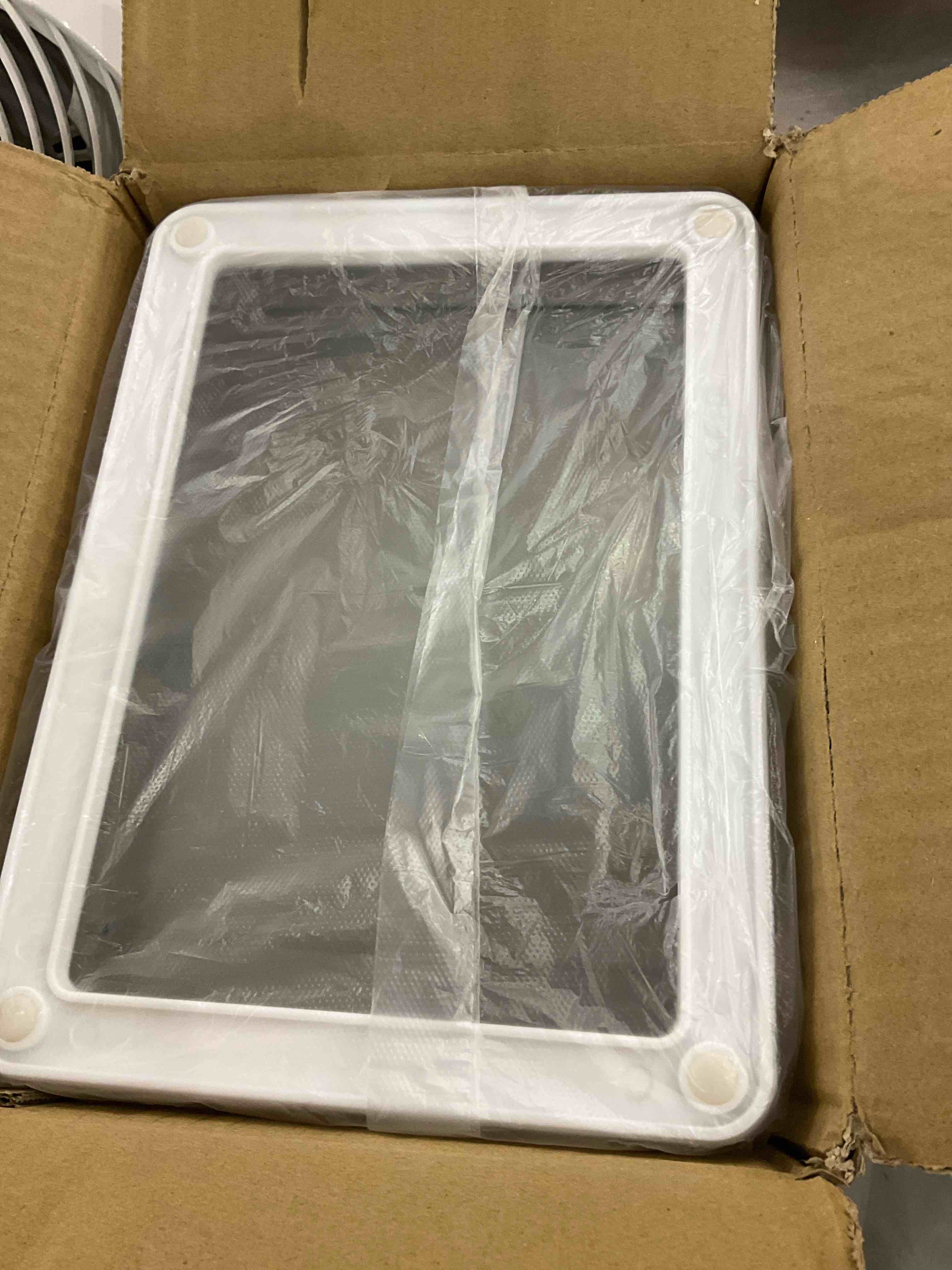 https://s3.amazonaws.com/lotting-images-prod/bidfta/EXS00477817_1697039522411.jpeg