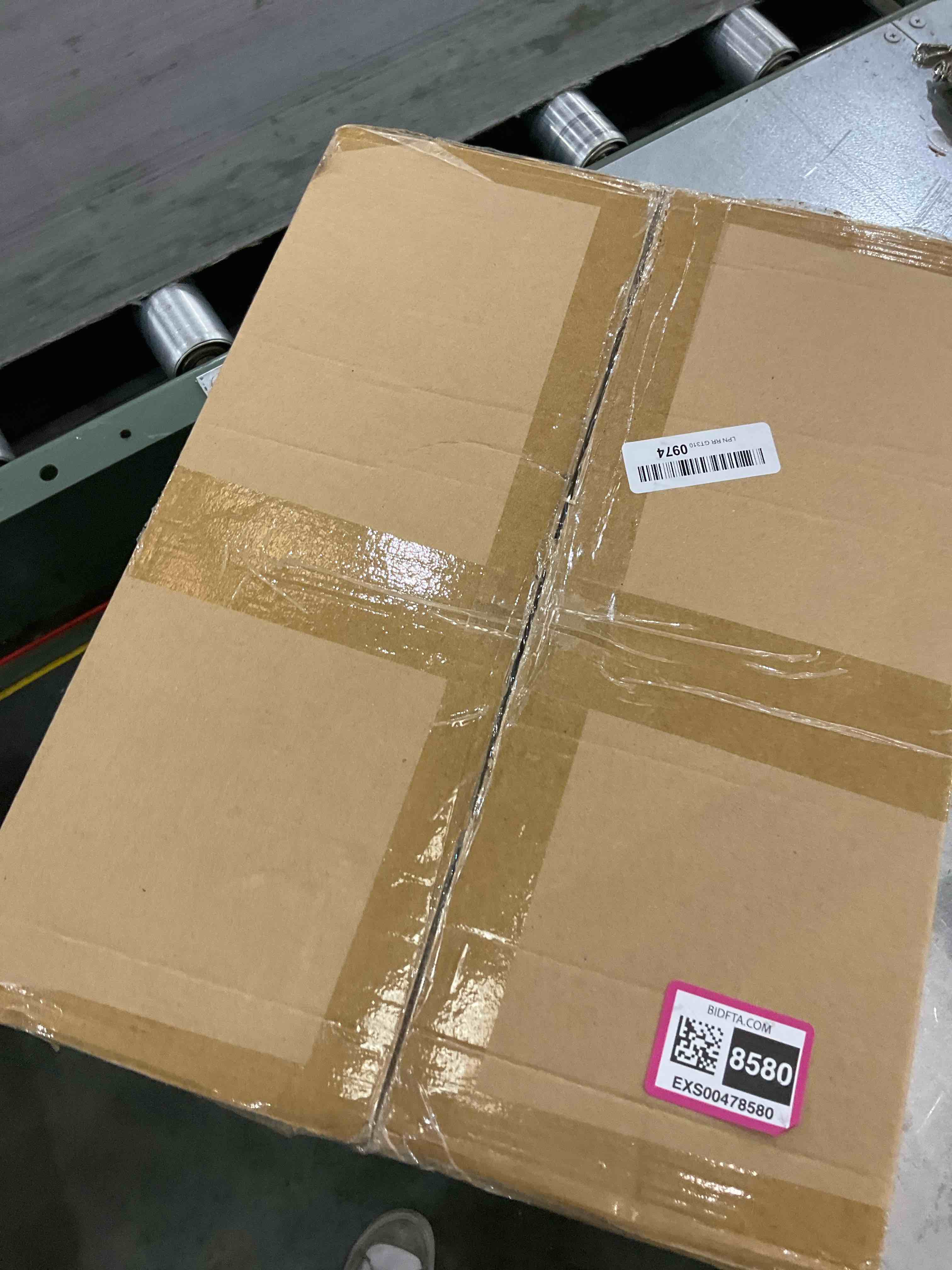 https://s3.amazonaws.com/lotting-images-prod/bidfta/EXS00478580_1696533063874.jpeg