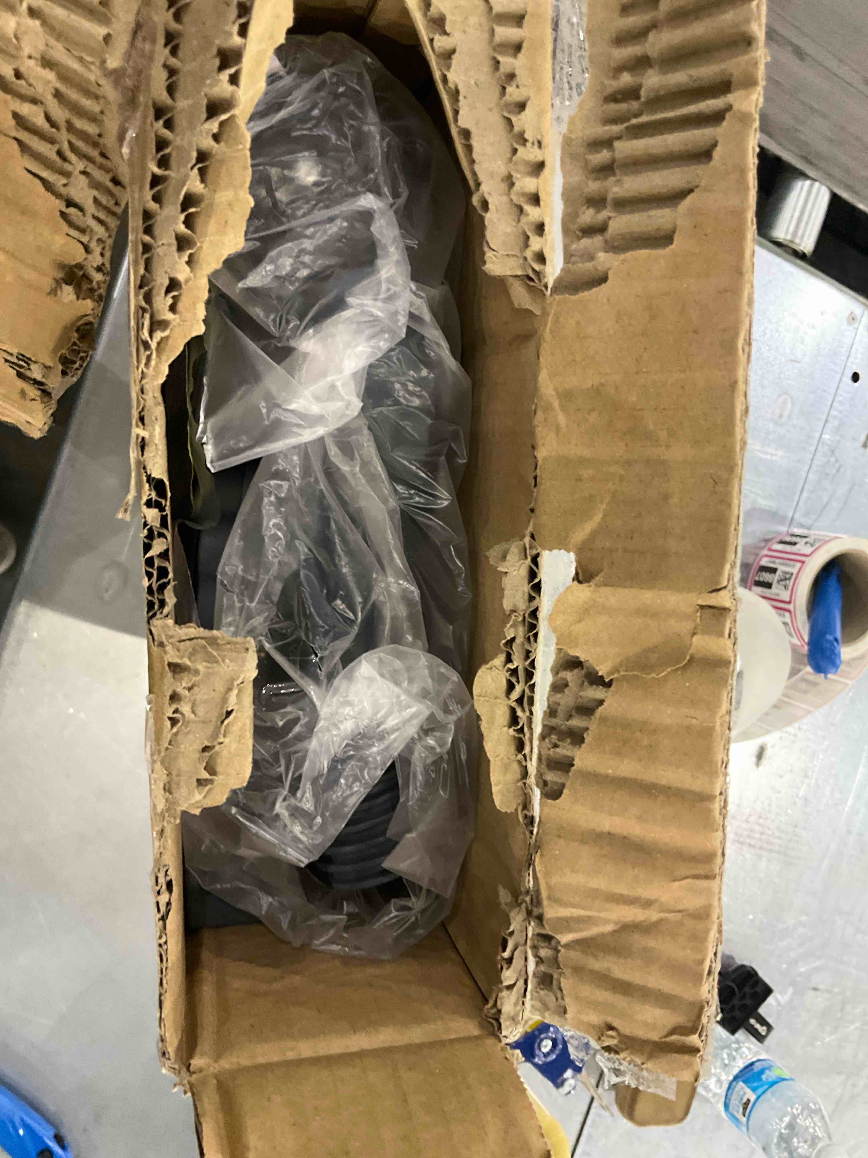 https://s3.amazonaws.com/lotting-images-prod/bidfta/EXS00478591_1696591344388.jpeg