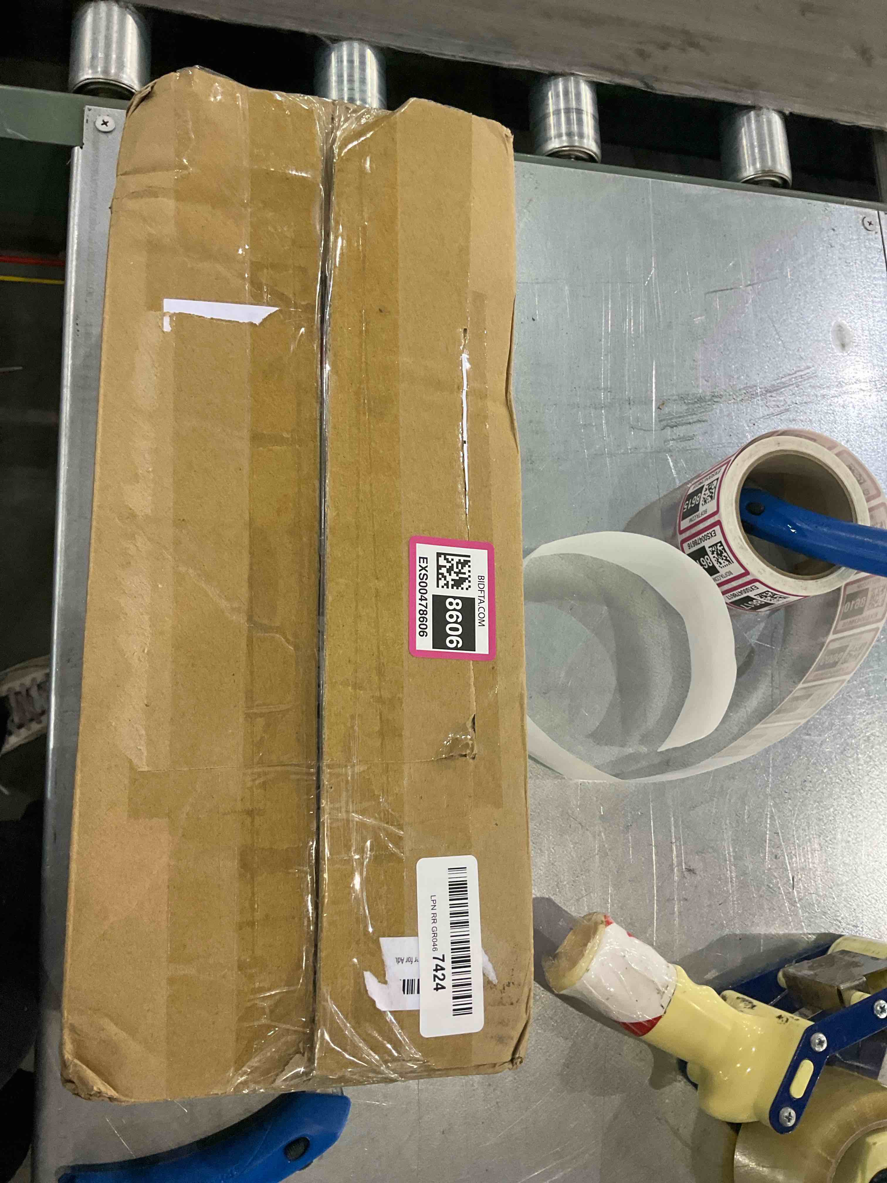 https://s3.amazonaws.com/lotting-images-prod/bidfta/EXS00478606_1696592532158.jpeg