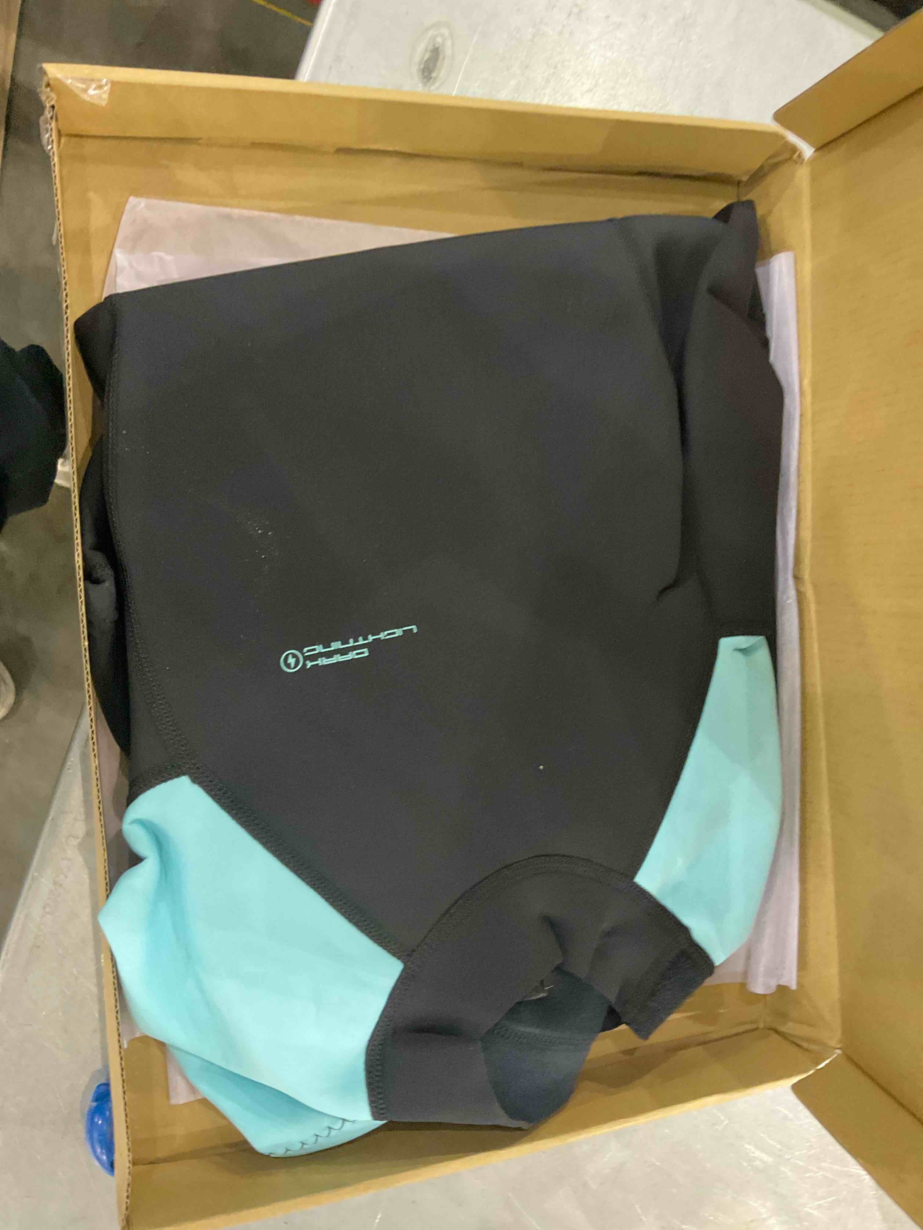 https://s3.amazonaws.com/lotting-images-prod/bidfta/EXS00478618_1696593391649.jpeg