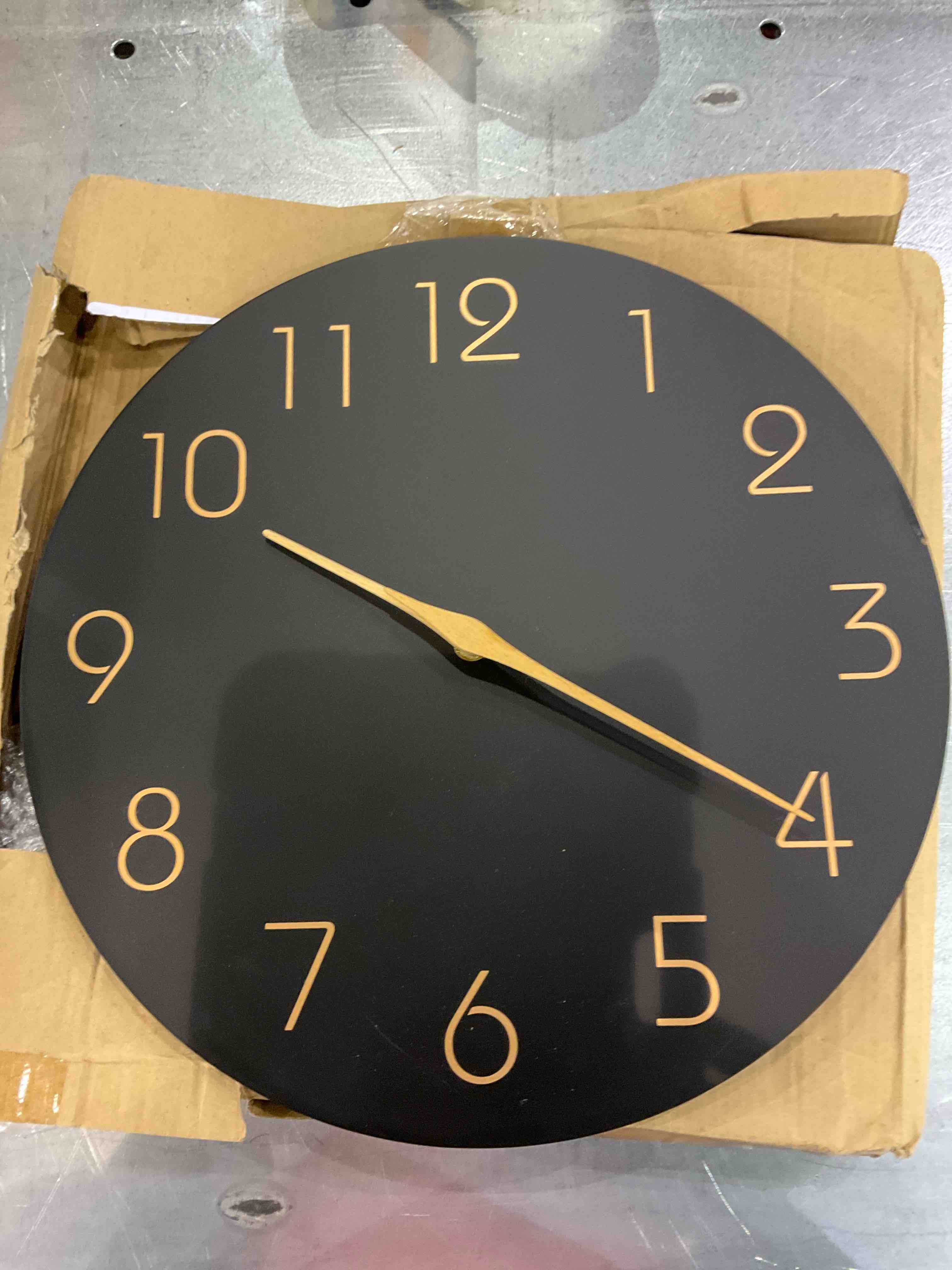 https://s3.amazonaws.com/lotting-images-prod/bidfta/EXS00478888_1698923567385.jpeg