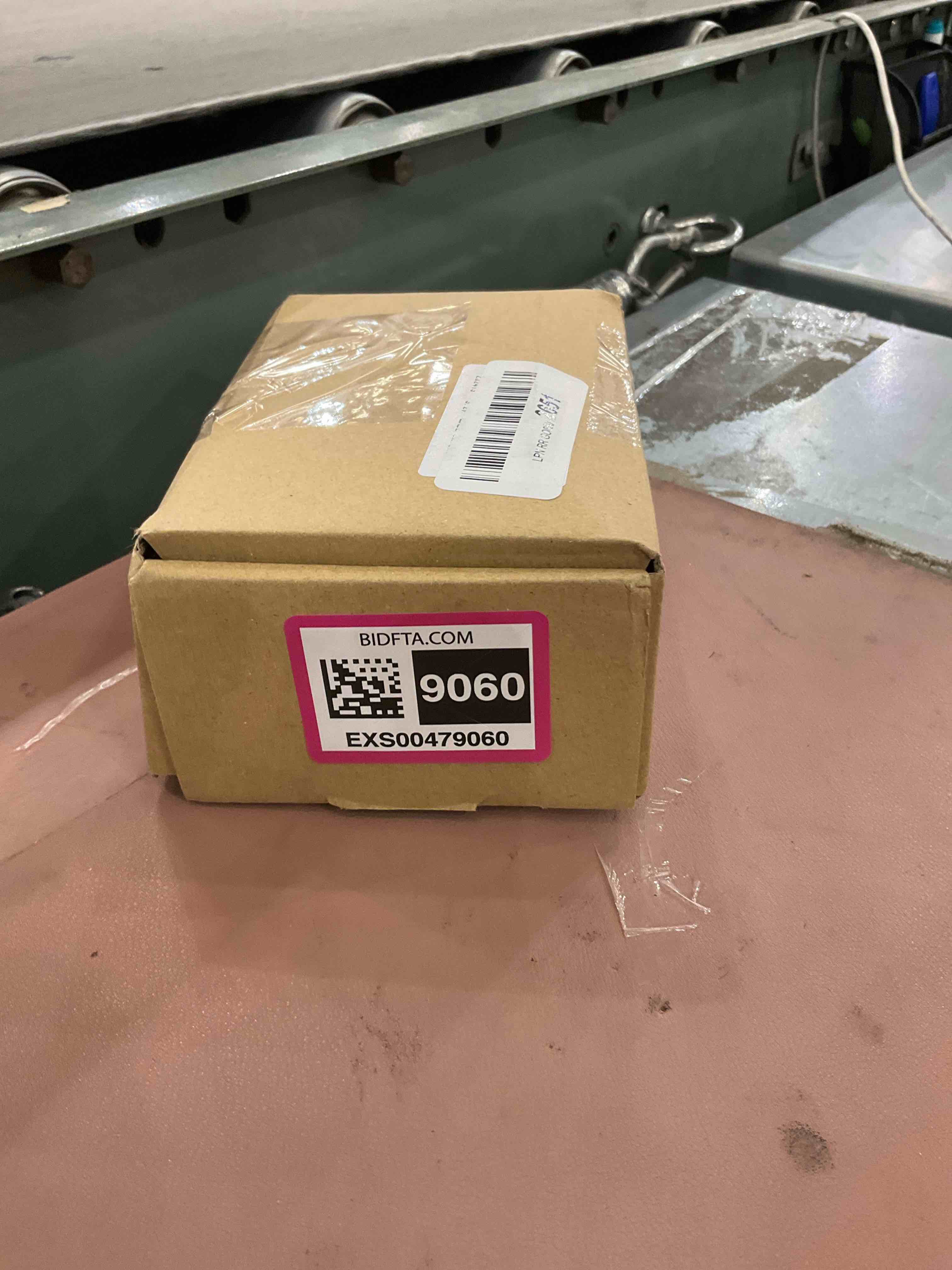 https://s3.amazonaws.com/lotting-images-prod/bidfta/EXS00479060_1696960099368.jpeg
