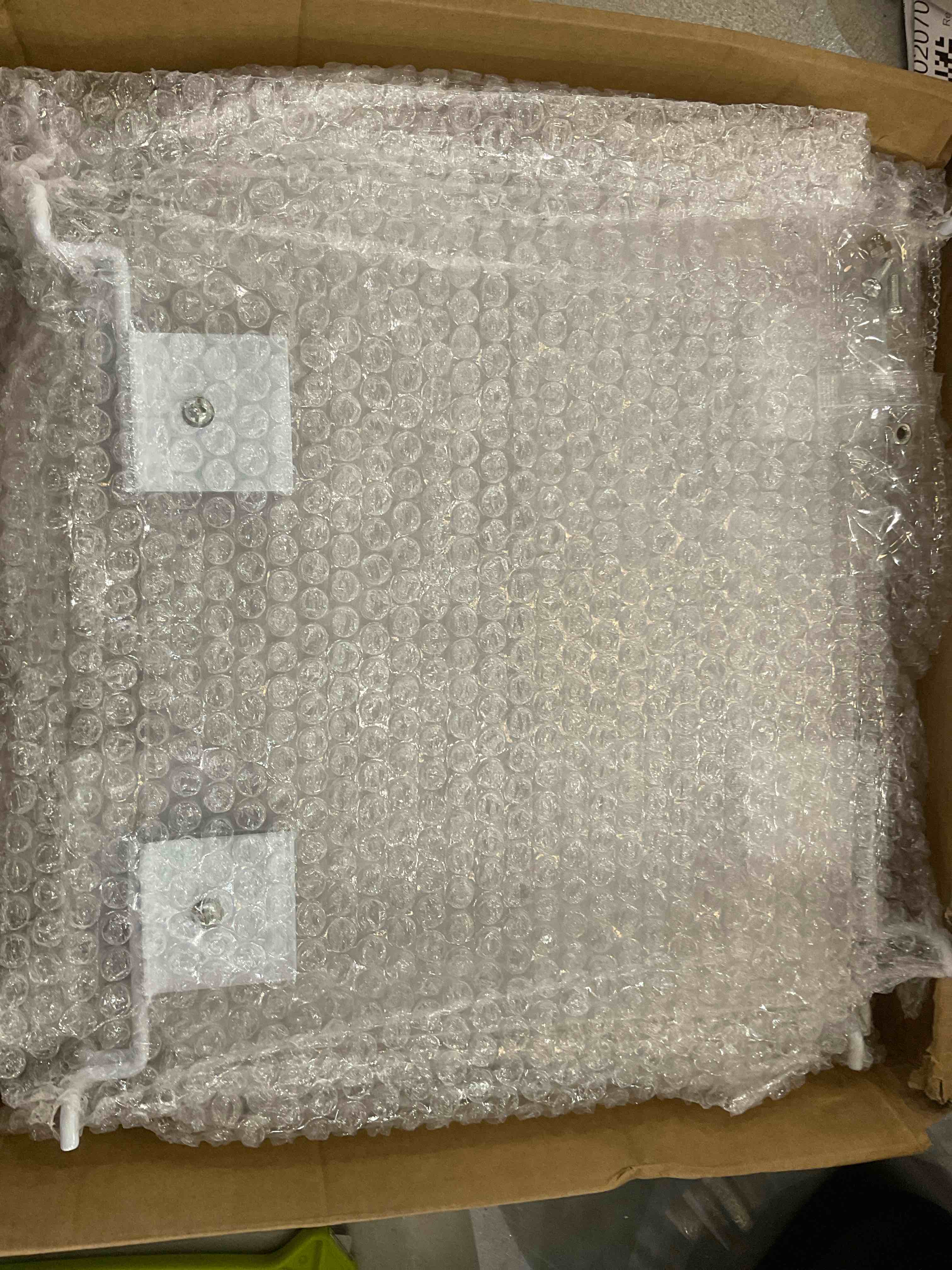 https://s3.amazonaws.com/lotting-images-prod/bidfta/EXS00480305_1695663135909.jpeg