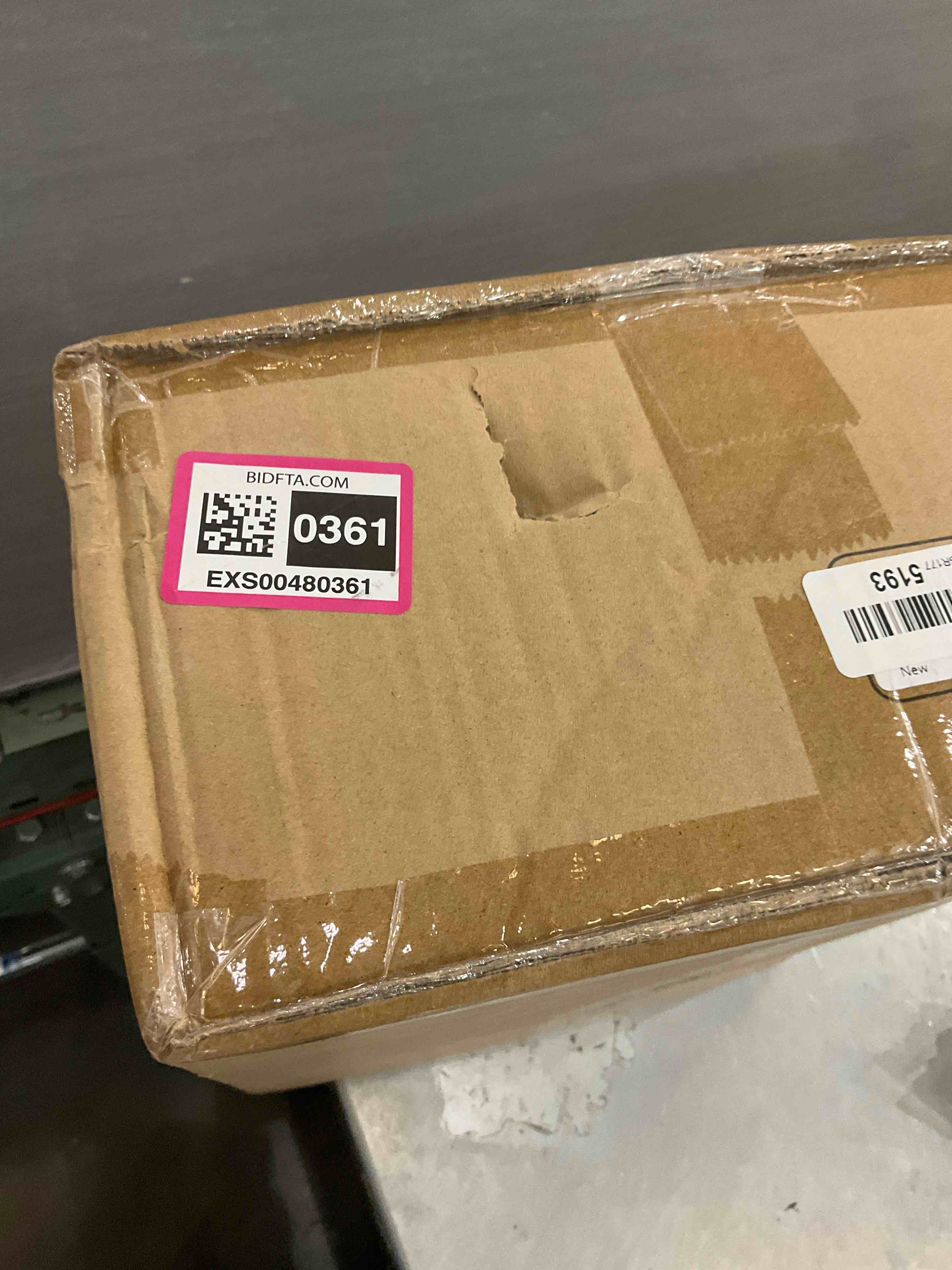 https://s3.amazonaws.com/lotting-images-prod/bidfta/EXS00480361_1695673092947.jpeg