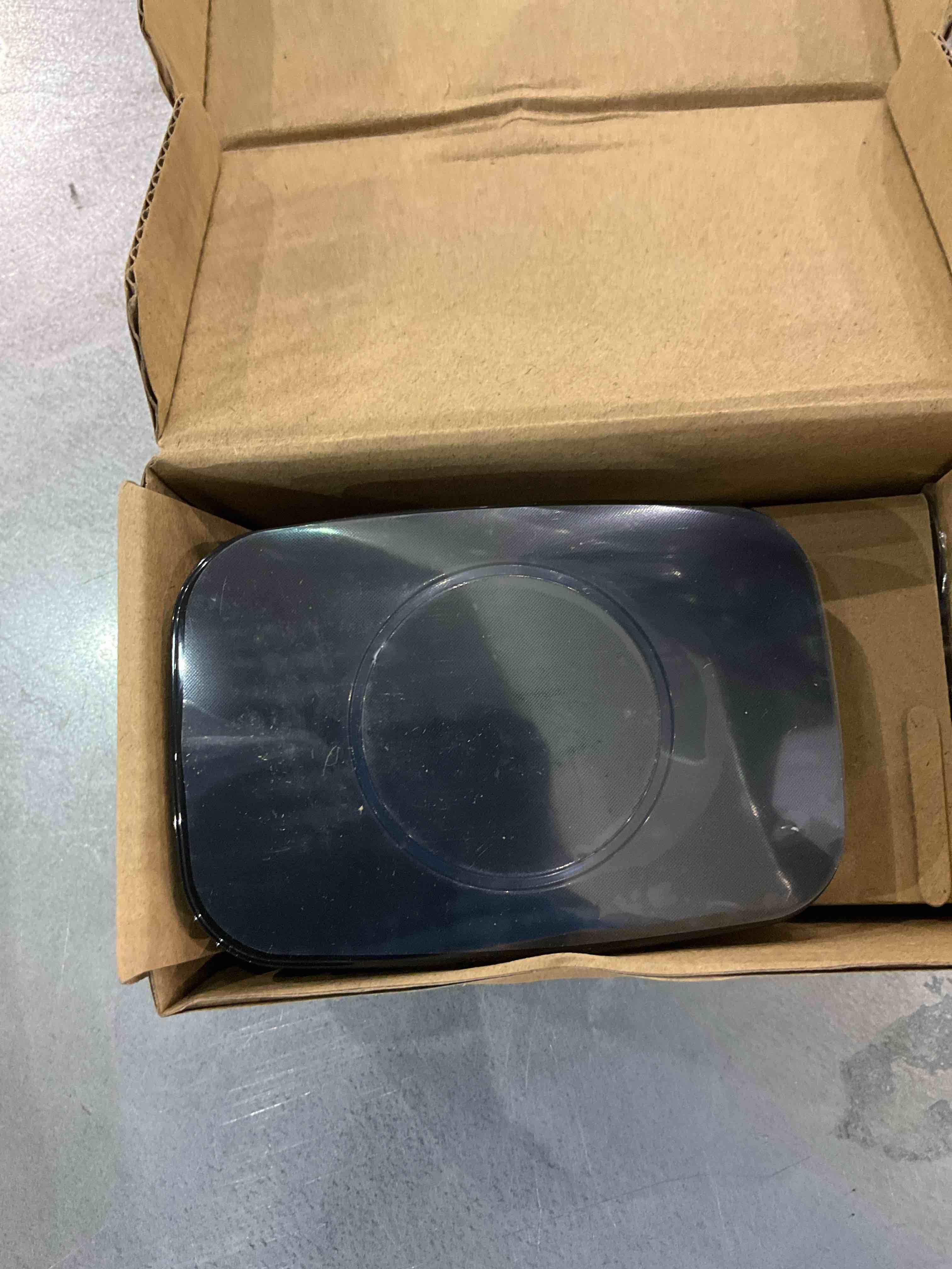 https://s3.amazonaws.com/lotting-images-prod/bidfta/EXS00480569_1695382668573.jpeg