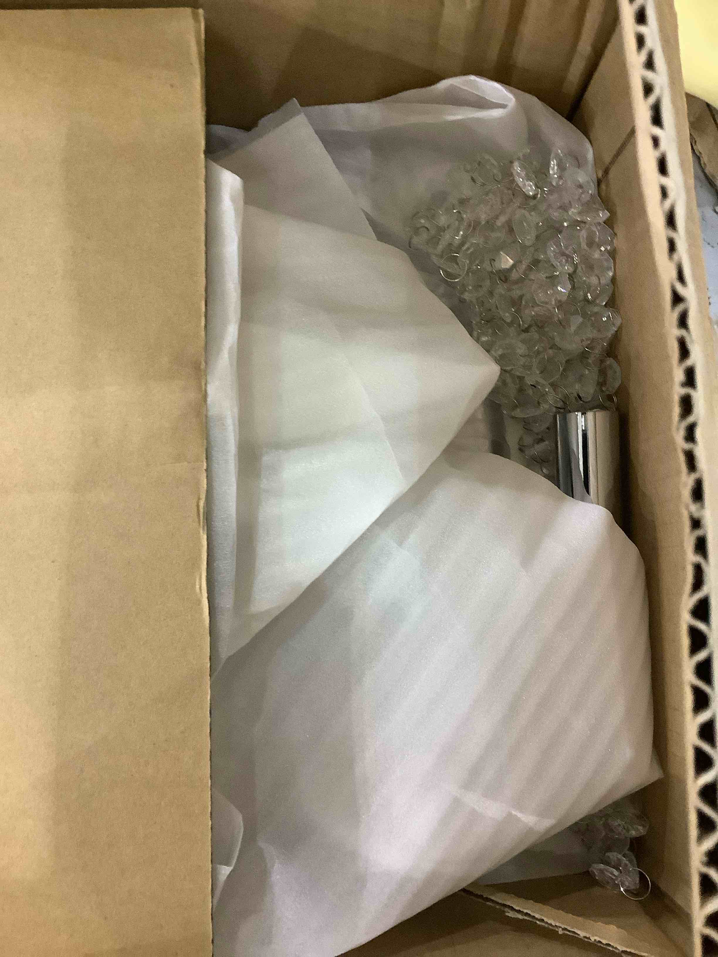 https://s3.amazonaws.com/lotting-images-prod/bidfta/EXS00481011_1695318323639.jpeg