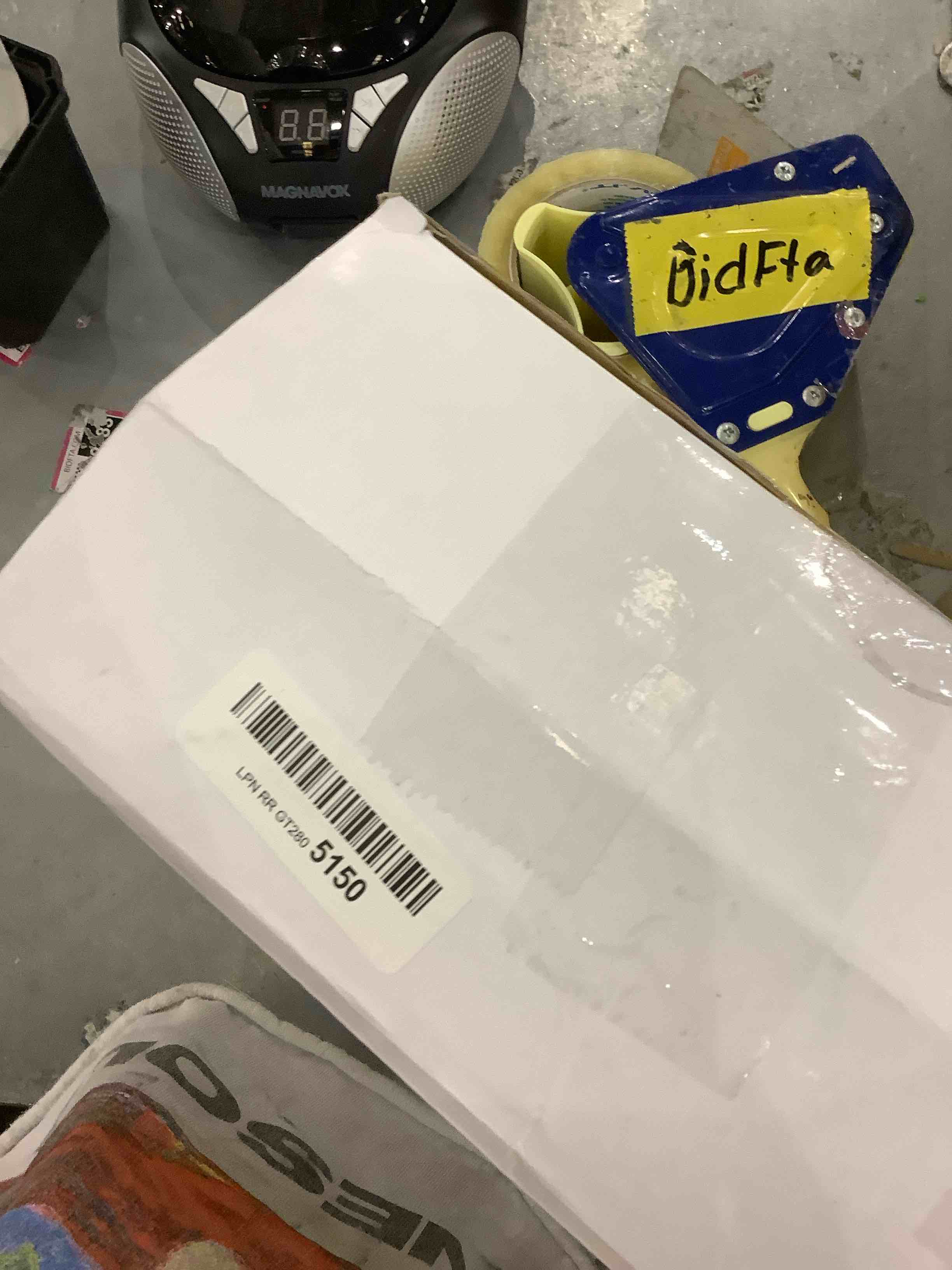 https://s3.amazonaws.com/lotting-images-prod/bidfta/EXS00481013_1695318504228.jpeg