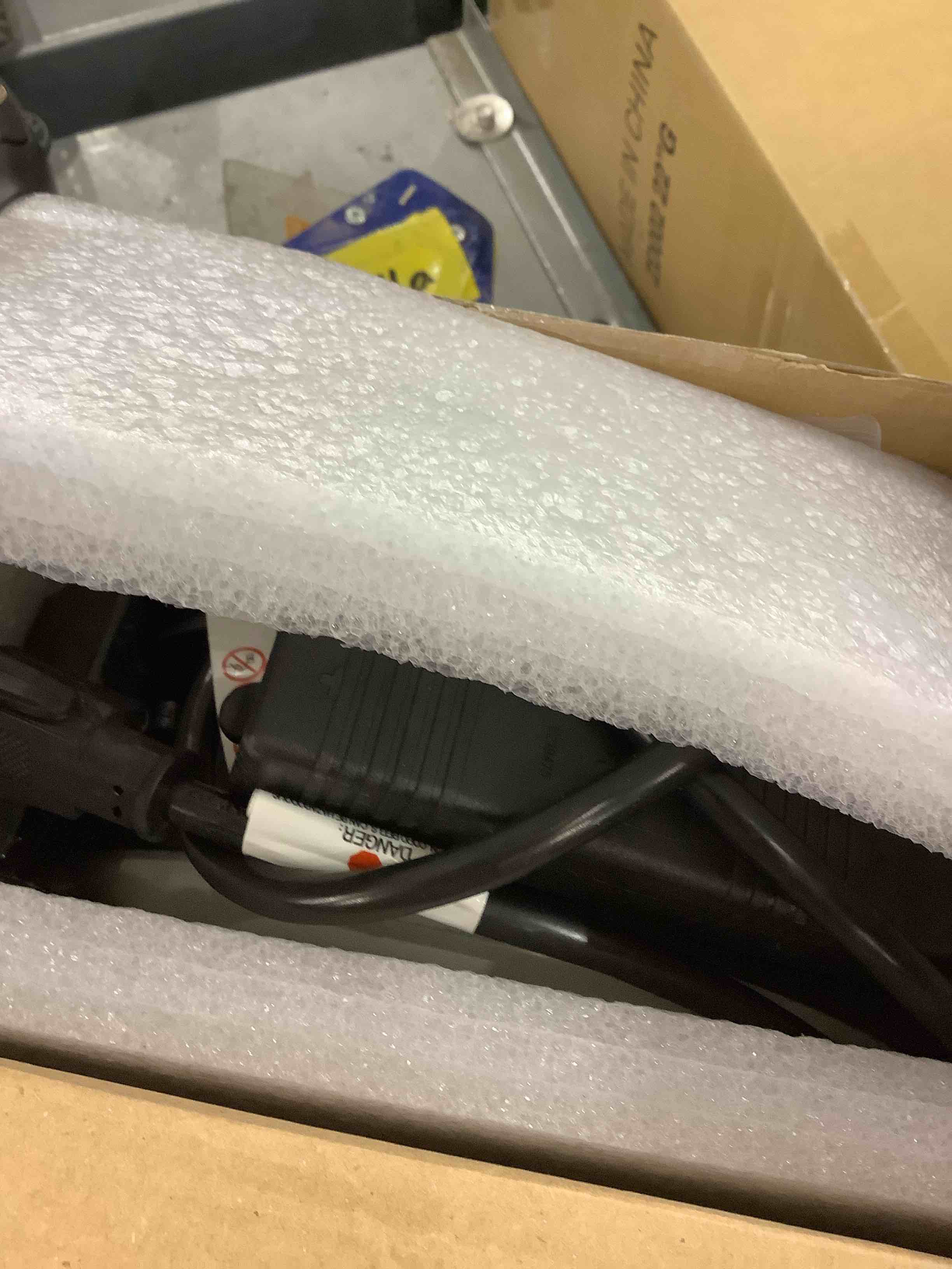https://s3.amazonaws.com/lotting-images-prod/bidfta/EXS00481013_1695318523671.jpeg