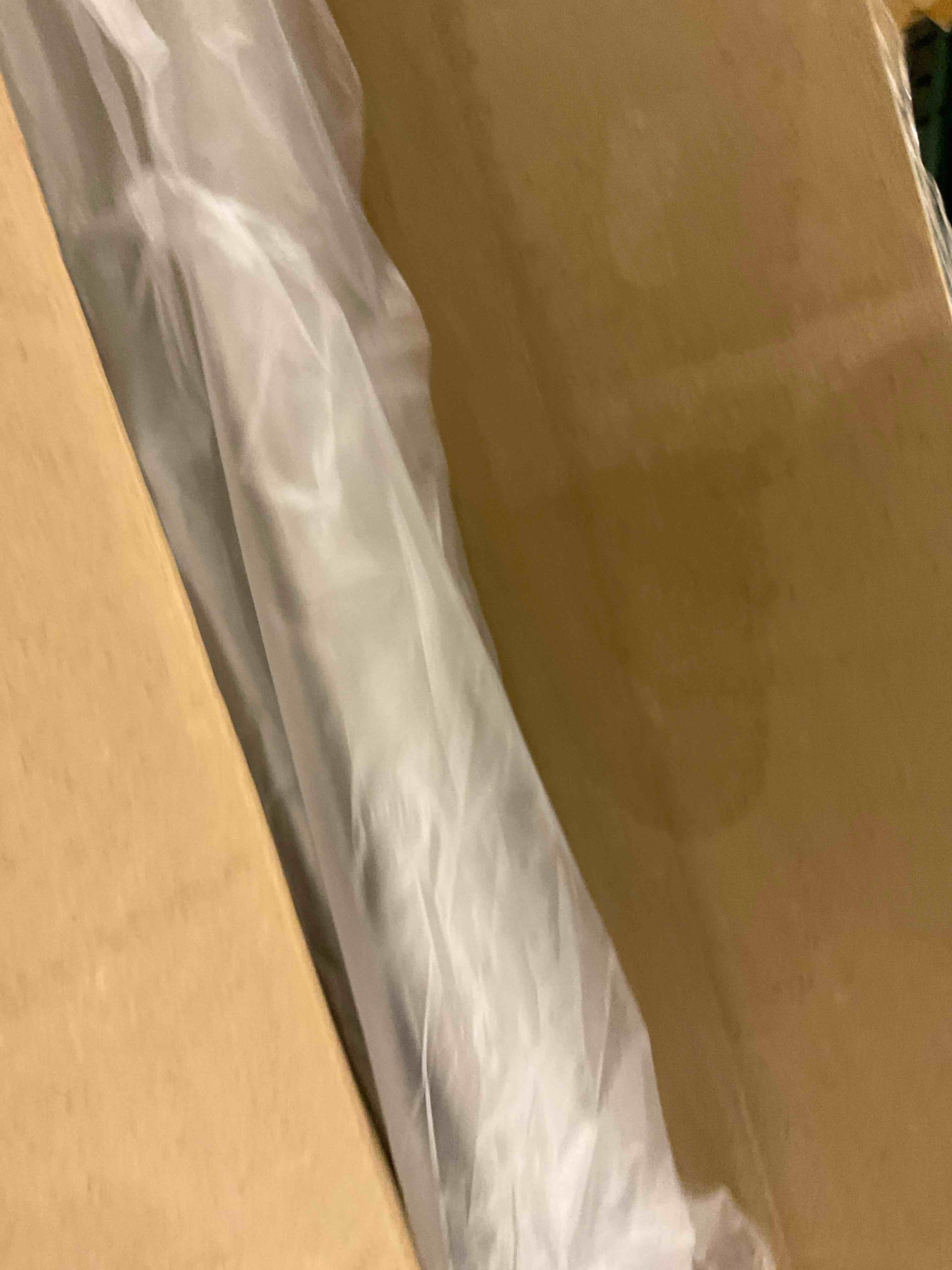 https://s3.amazonaws.com/lotting-images-prod/bidfta/EXS00482347_1695392724690.jpeg
