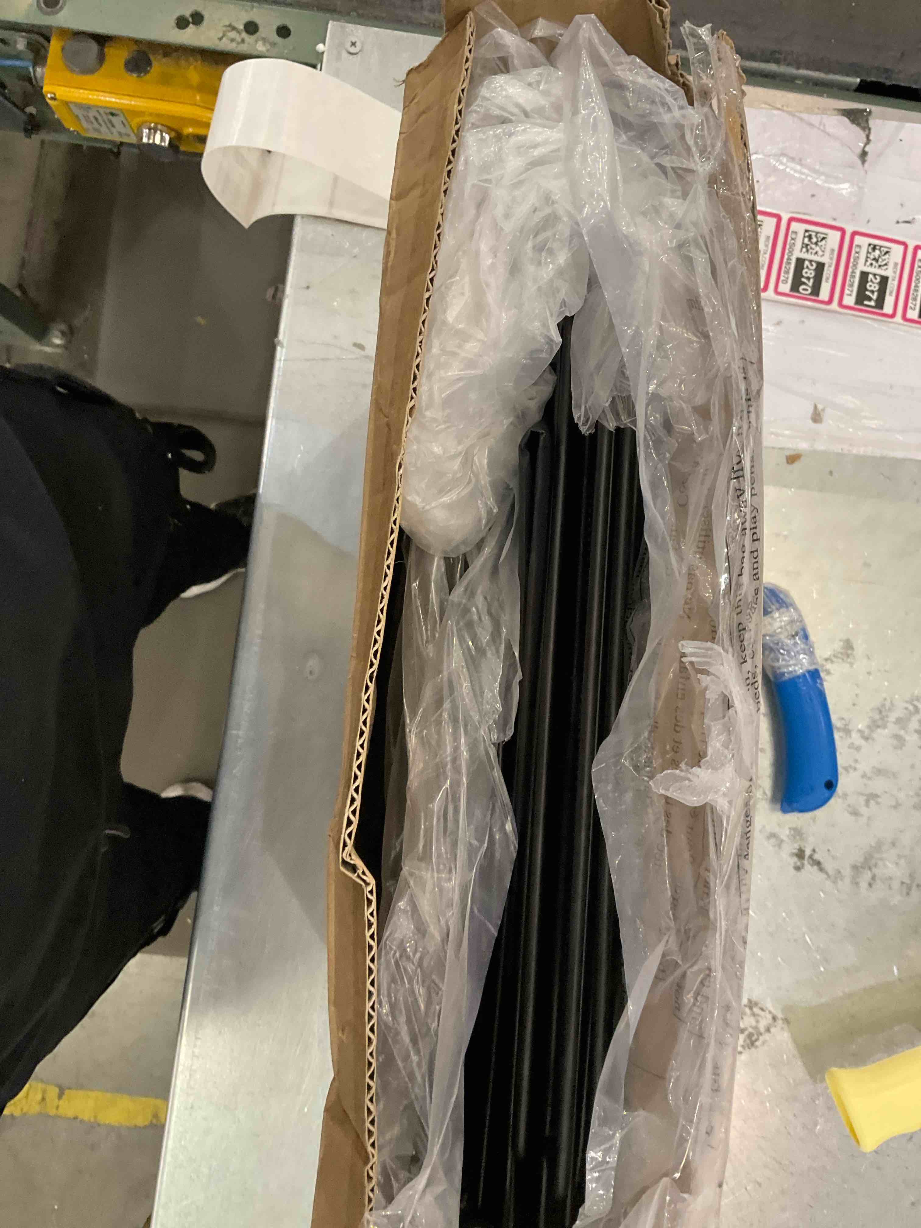 https://s3.amazonaws.com/lotting-images-prod/bidfta/EXS00482866_1699038170421.jpeg